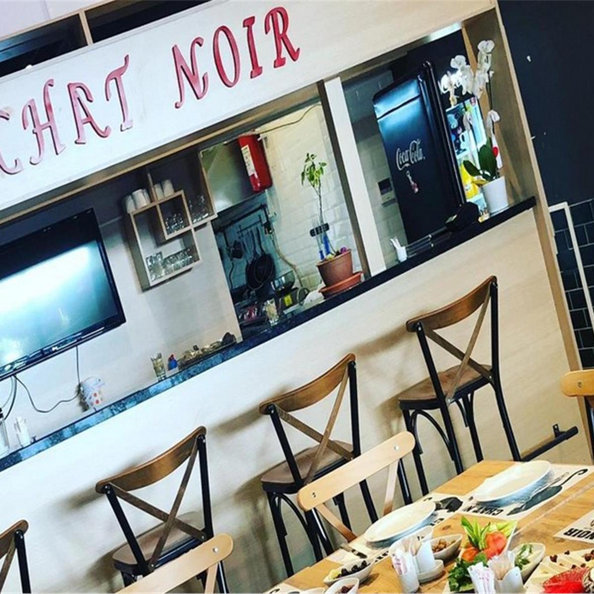 Bornova Myvia 414 Chat Noir Restaurant’da Canlı Müzik Eşliğinde Akşam Yemeği
