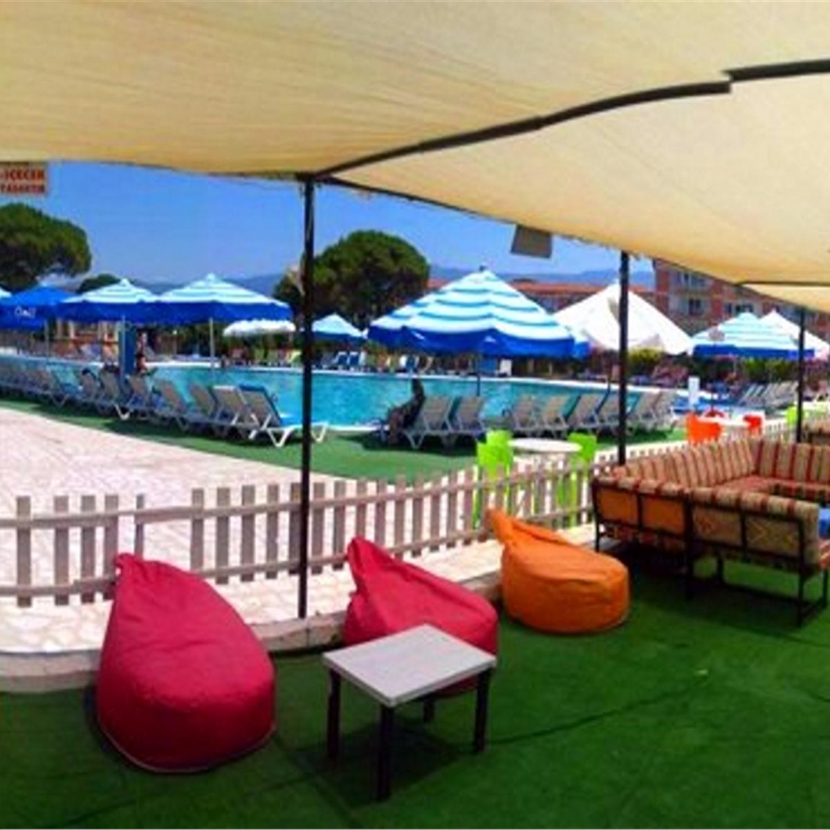 Kuşadası Rainbow Beach Club Gün Boyu Havuz, Plaj Keyfi ile Serpme Kahvaltı