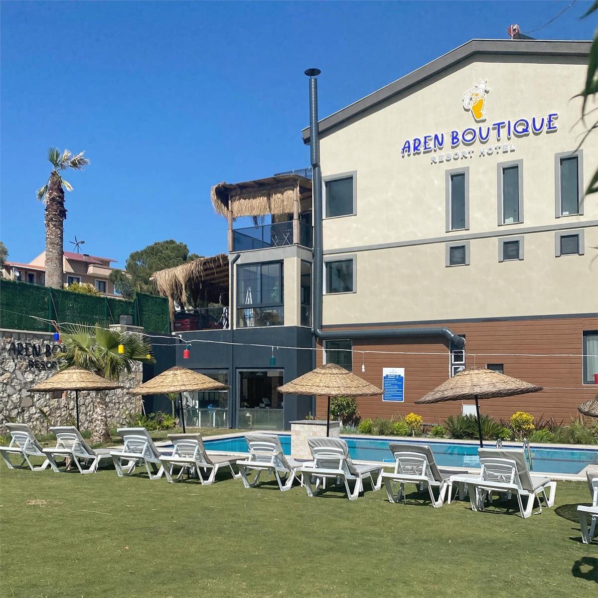 Mordoğan Aren Boutique Resort Hotel’de çift kişi açık büfe kahvaltı dahil konaklama seçenekleri