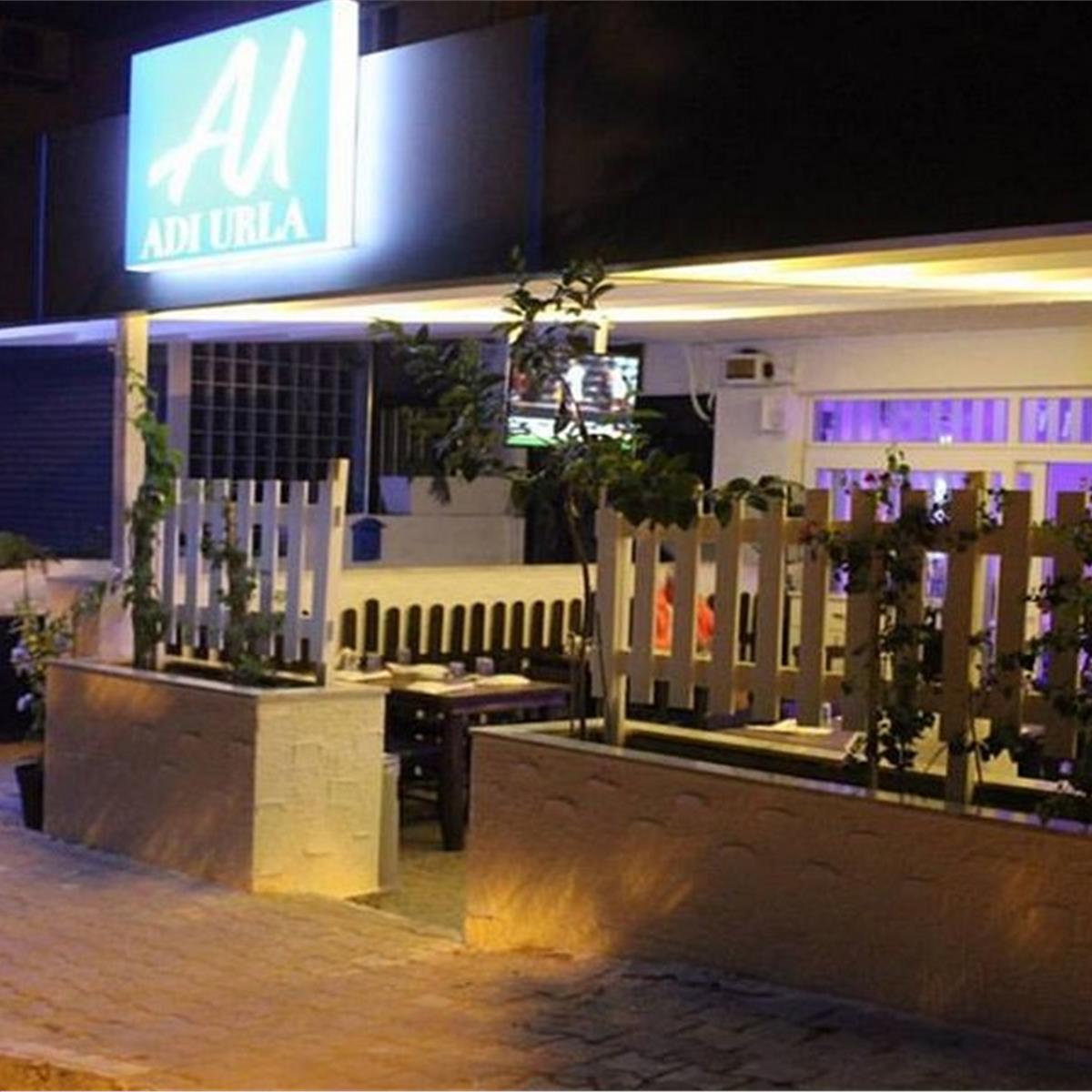 Adı Urla Restaurant Ulaşım Dahil 14 veya 15 Şubat Seçenekli Canlı Müzikli Sevgililer Günü Gala Yemeğ