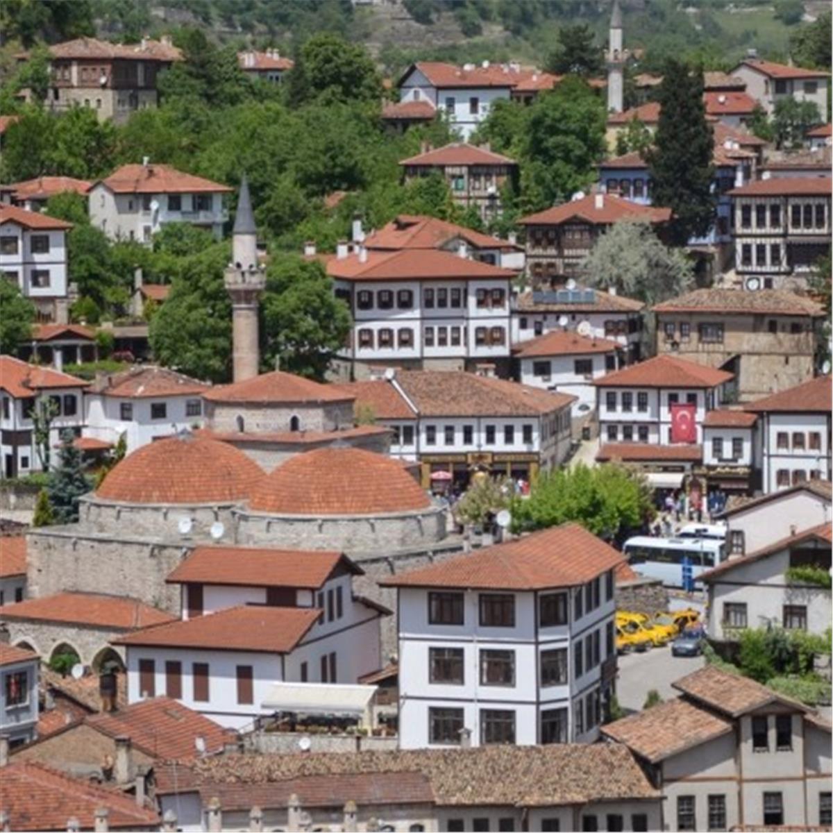 İzmir'den Uçaklı 5 Gece 6 Gün Konaklamalı Uzun Karadeniz Ve Batum Turu