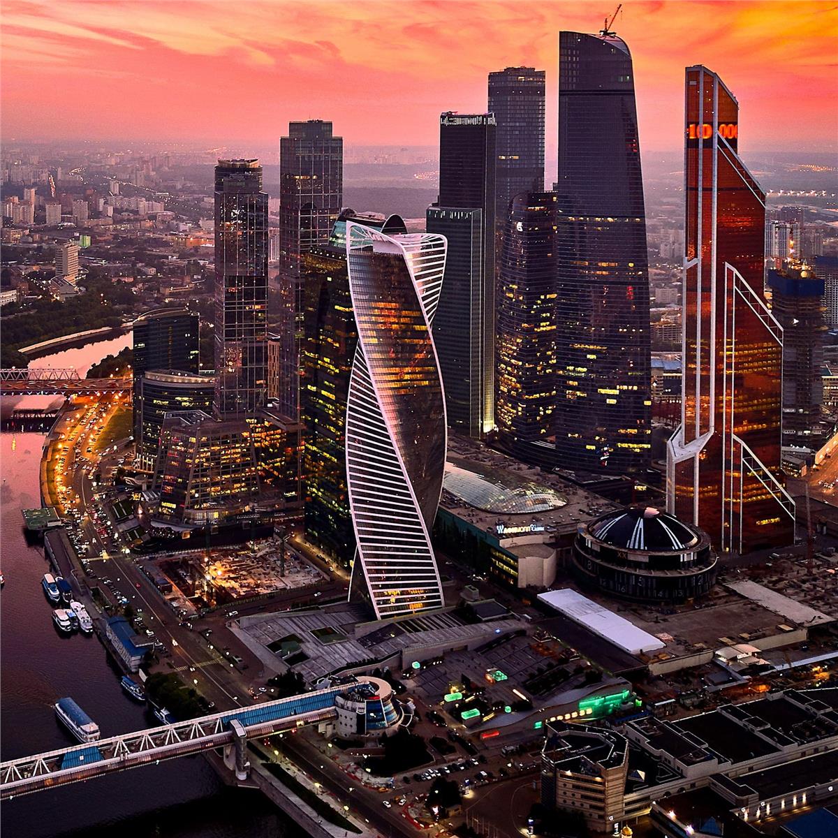 İstanbul'dan Uçak İle Çıkışlı 5 Gece 6 Gün Konaklamalı St Petersburg ve Moskova İle Rusya Resitali Turu