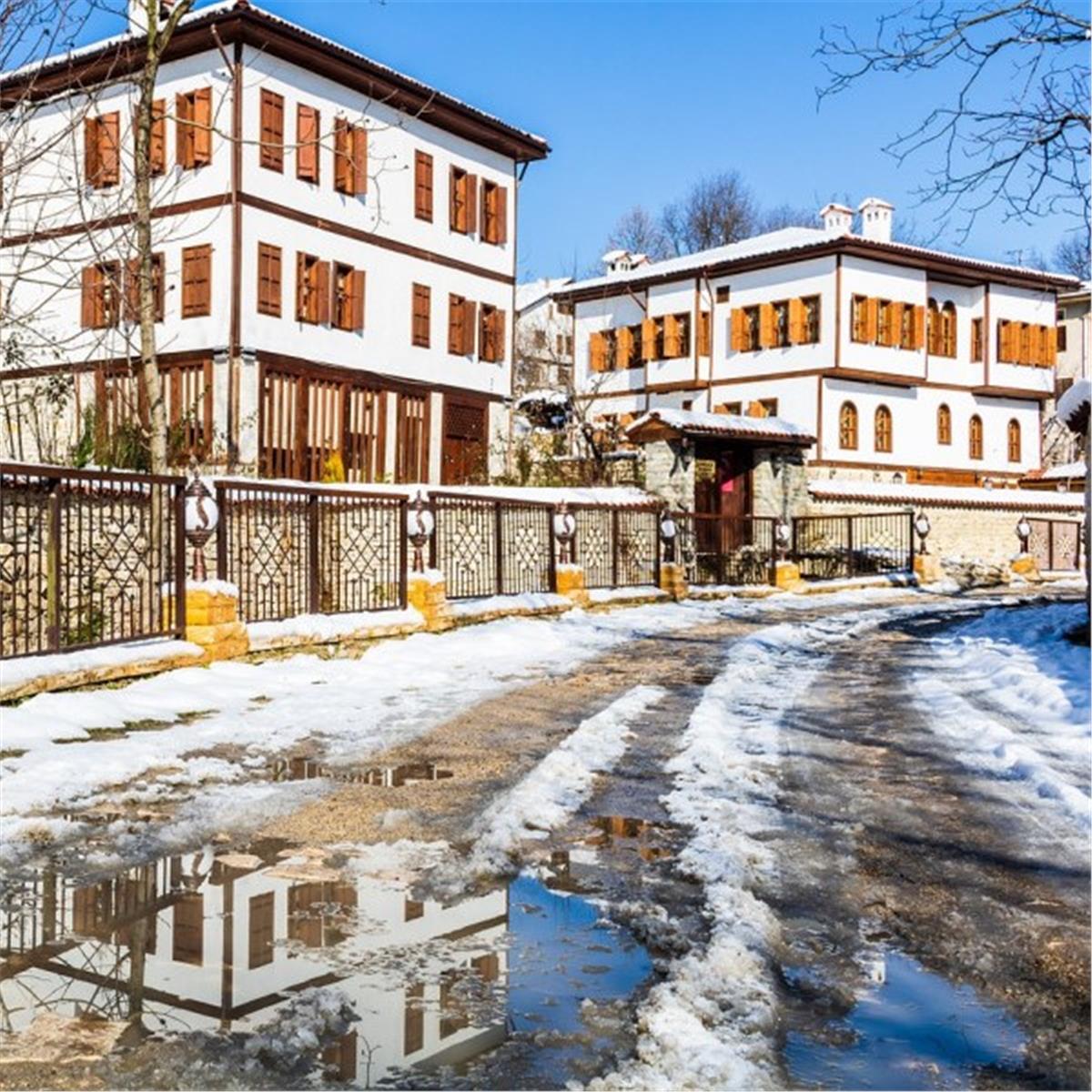 İzmir çıkışlı 2 gece 3 gün Konaklamalı Amasra ve Safranbolu Dahil Batı Karadeniz Kış Rüyası Turu