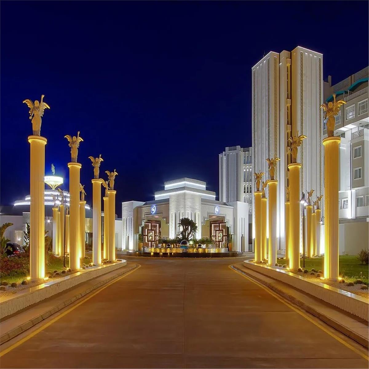 İzmir'den Uçak İle Hareketli Kıbrıs Limak Cyprus Deluxe Hotel Ultra Herşey Dahil Konaklama Seçenekleri