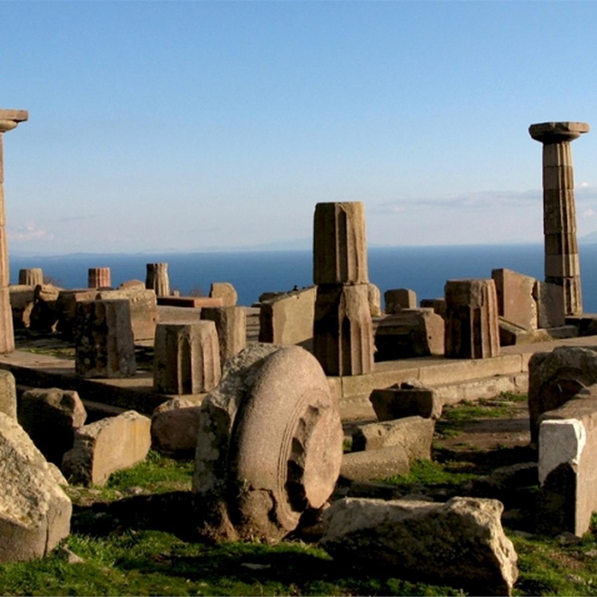 İzmir çıkışlı 1 gece 2 gün konaklamalı Truva Antik Kenti, Assos Antik Kenti, Çanakkale Şehitlik Turu