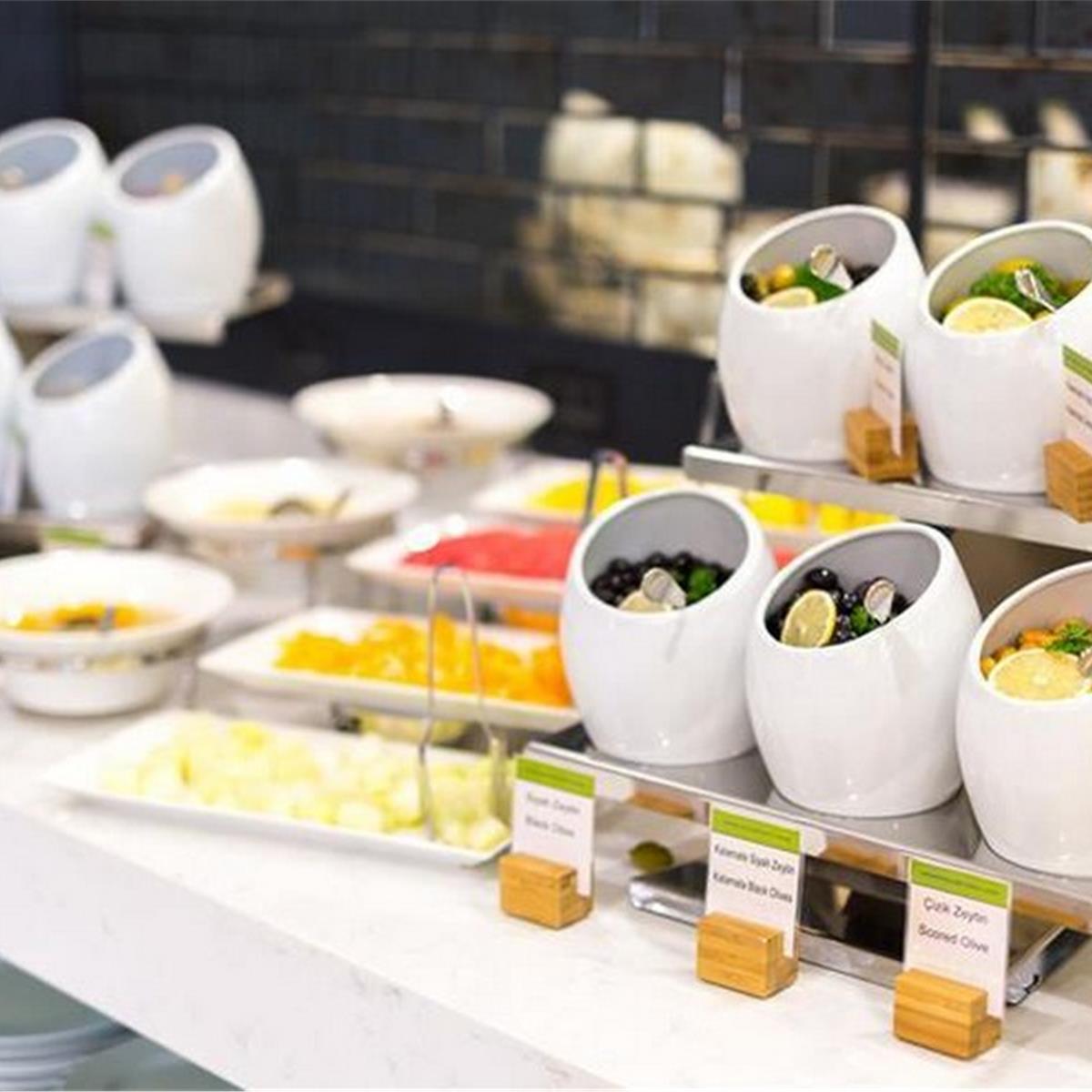 Gaziemir DoubleTree By Hilton İzmir Airport’ta Açık Büfe Kahvaltı