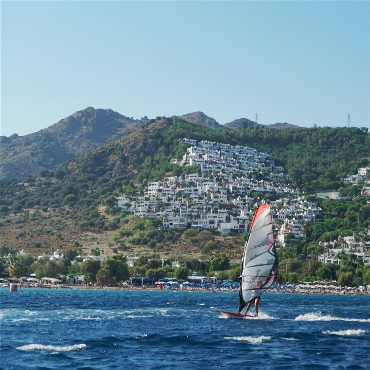 İzmir'den Otobüslü 2 Gece 3 Gün Konaklamalı Bodrum Tatili. Üstelik Herşey Dahil.