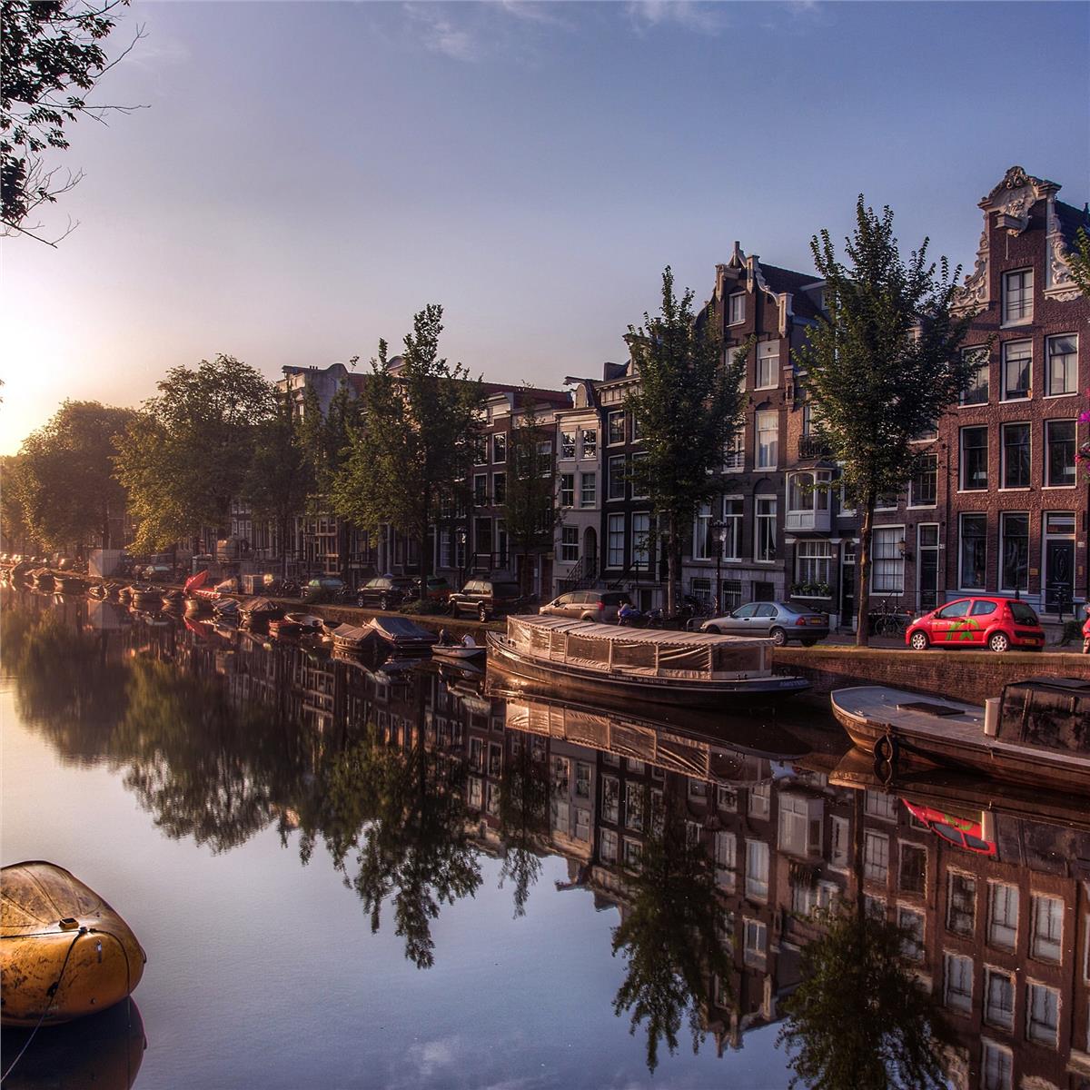 İzmir'den Uçak İle Kalkışlı 4 Gece 5 Gün Konaklamalı Paris & Disneyland & Brüksel & Amsterdam Turu