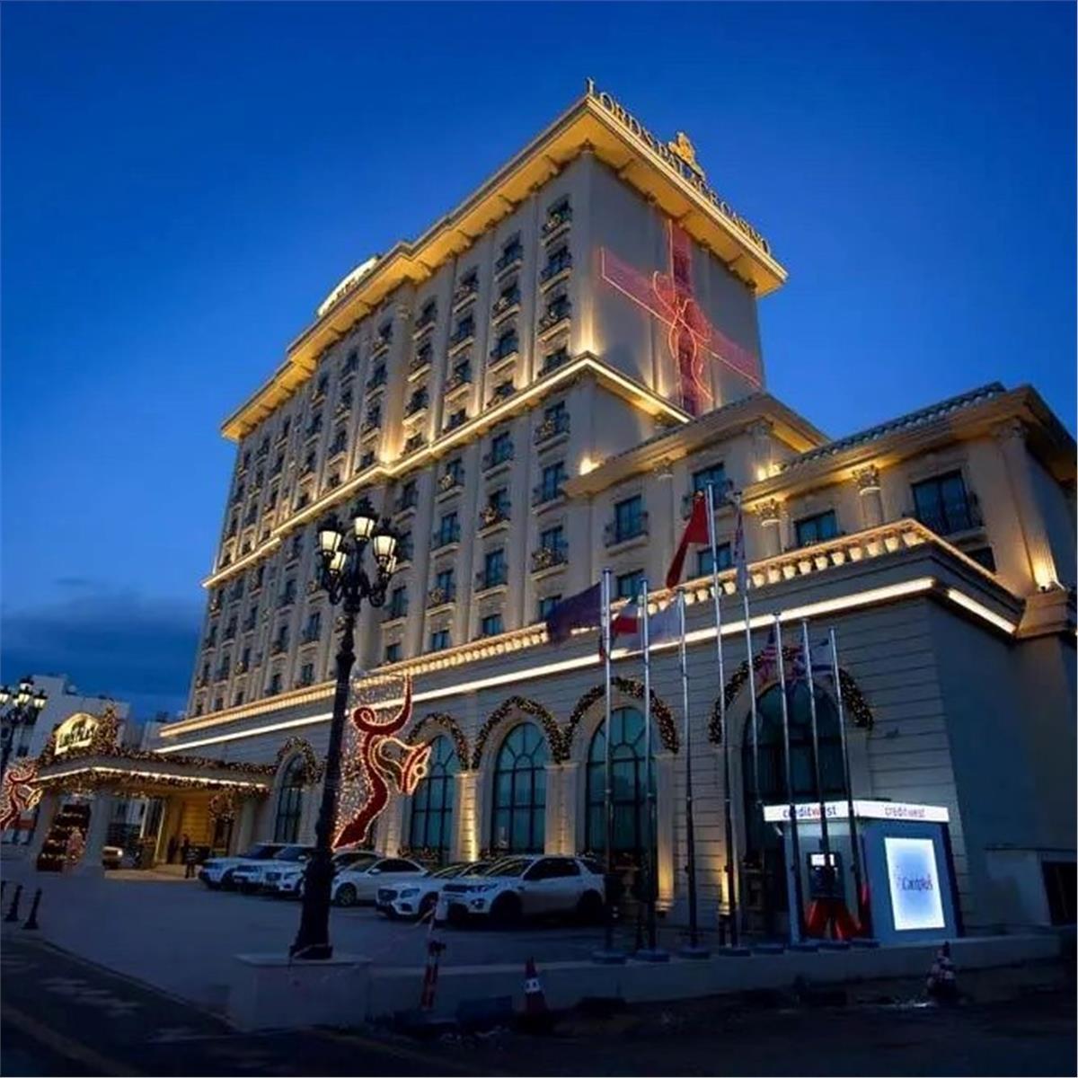 İzmir'den Uçak Bileti ve Otel Transferi Dahil 3 Gece 4 Gün Konaklamalı Tam Pansiyon Plus Kıbrıs Lord's Palace Hotel Spa Casino Ümit Yaşar Yılbaşı Galası 29.999 TL'den Başlayan Fırsatlarla