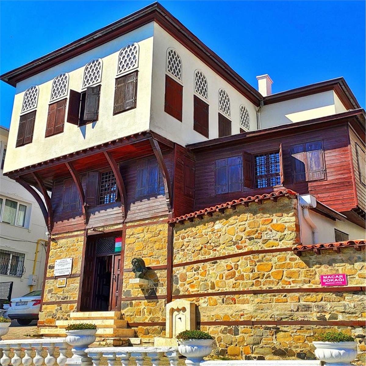 İzmir Çıkışlı 2 gece 3 gün Konaklamalı Trakya Edirne İğneada ile Longoz Ormanları Turu. 