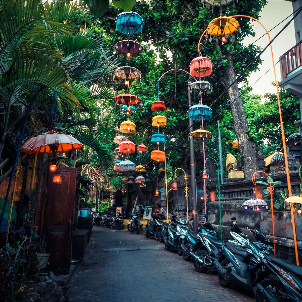 Uçaklı 7 Gece 10 Gün Konaklamalı Kuala Lumpur, Bali Ve Singapur Turu