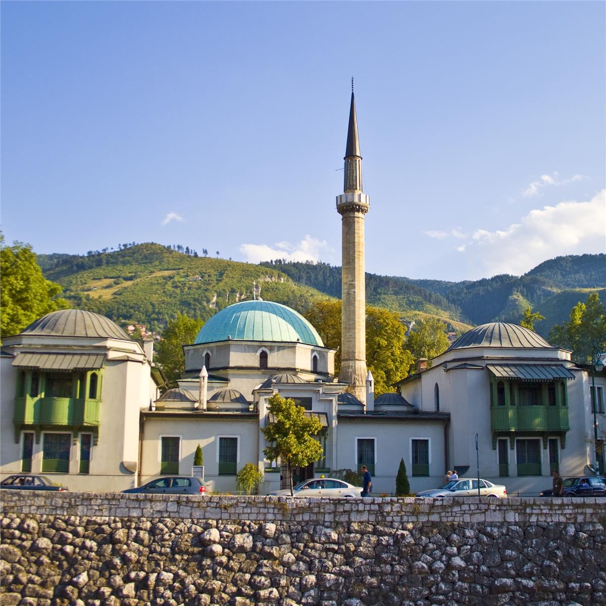İzmir'den Otobüslü 9 Gece 10 Gün Konaklamalı Büyük Balkan Masalı Turu Akşam Yemekleri, Balkan Gecesi Dahil