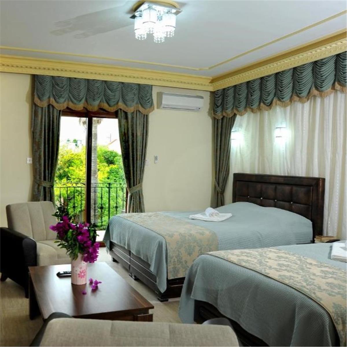 İzmir'den Uçak İle Hareketli 2 Gece 3 Gün Riverside Garden Resort Hotel Konaklamalı Kıbrıs Turu