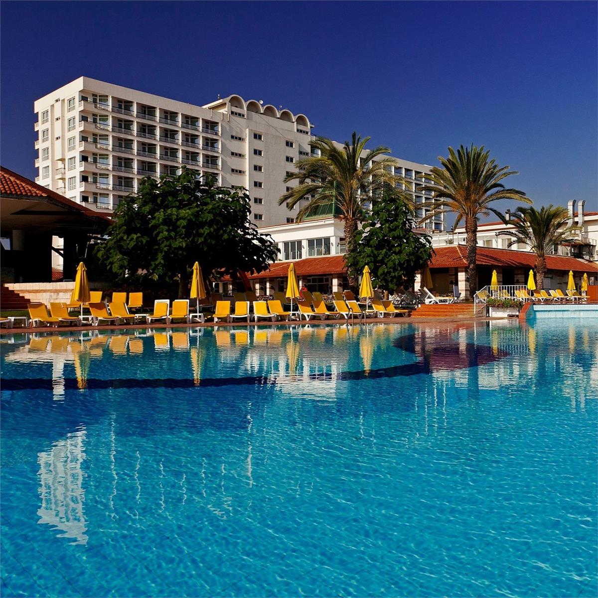 İzmir'den Uçak İle Hareketli Kıbrıs Salamis Bay Conti Resort Hotel Ultra Herşey Dahil Konaklama Seçenekleri Kişi Başı 4399 TL'den Başlayan Fiyatlarla