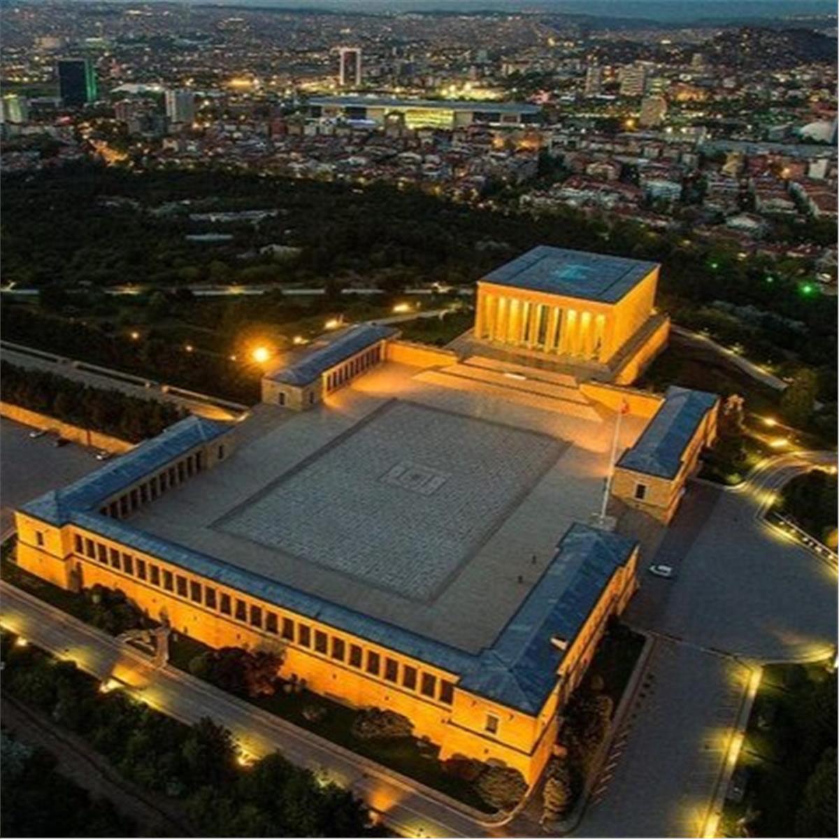 İzmir Çıkışlı 1 Gece 2 Gün Konaklamalı Ankara Anıtkabir Turu