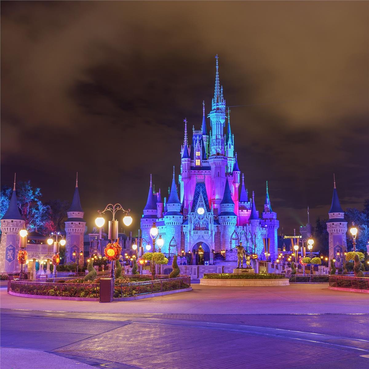 İzmir'den Uçak İle Kalkışlı 4 Gece 5 Gün Konaklamalı Sömestr Özel Amsterdam & Brüksel & Paris & Disneyland Turu