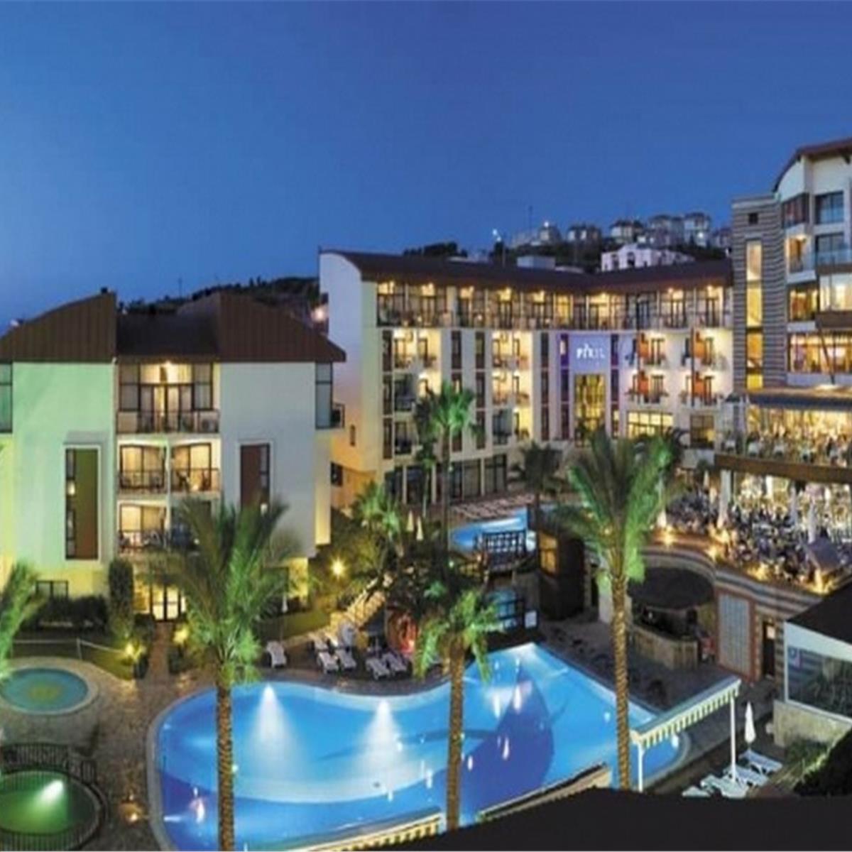 Çeşme Pırıl Hotel’de Sevgililer Gününe Özel Limitsiz İçecekli Çift Kişi Gala Yemeği ve Konaklama