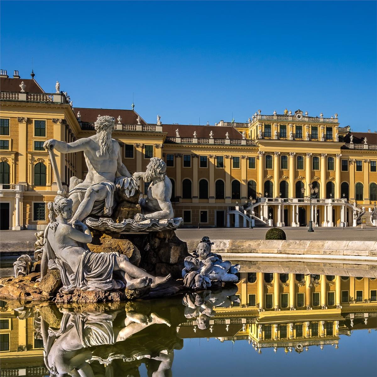 İzmir'den Uçaklı 4 Gece 5 Gün Konaklamalı Orta Avrupa Turu