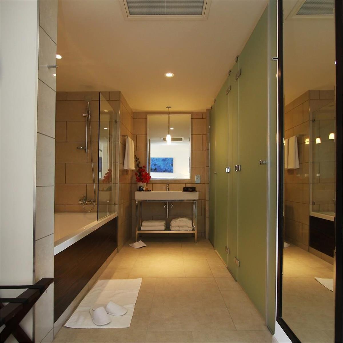 İzmir'den Uçak İle Hareketli Kıbrıs İzmir'den Uçak İle Hareketli Kıbrıs Arkın Palm Beach Hotel Yarım Pansiyon Konaklama Seçenekleri