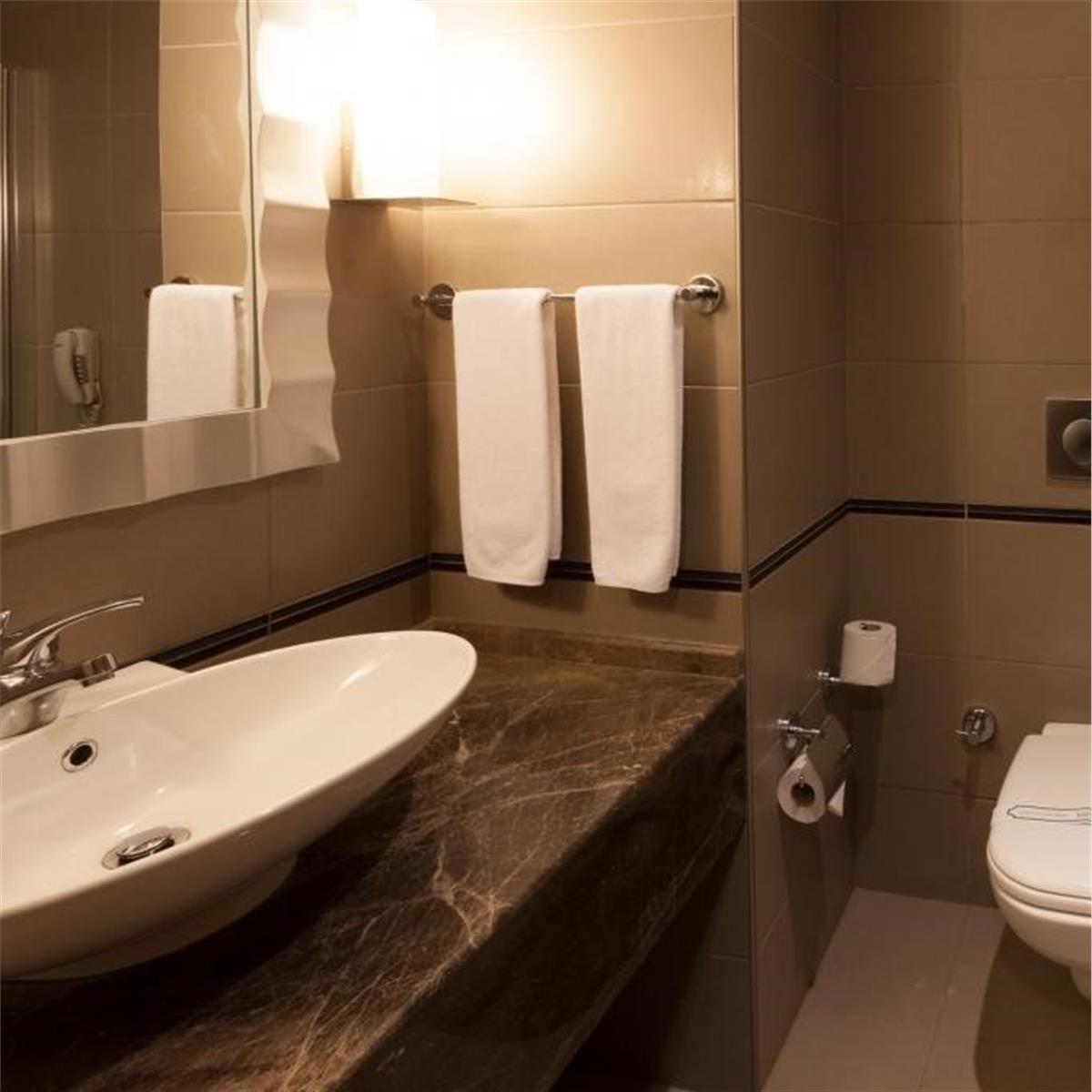 İzmir ve Manisa Kalkışlı 2 gece 3 gün Bursa Uludağ Turu. Üstelik Kapalı Termal Yüzme Havuzu, Türk Hamamı, Sauna ile Konaklama.	