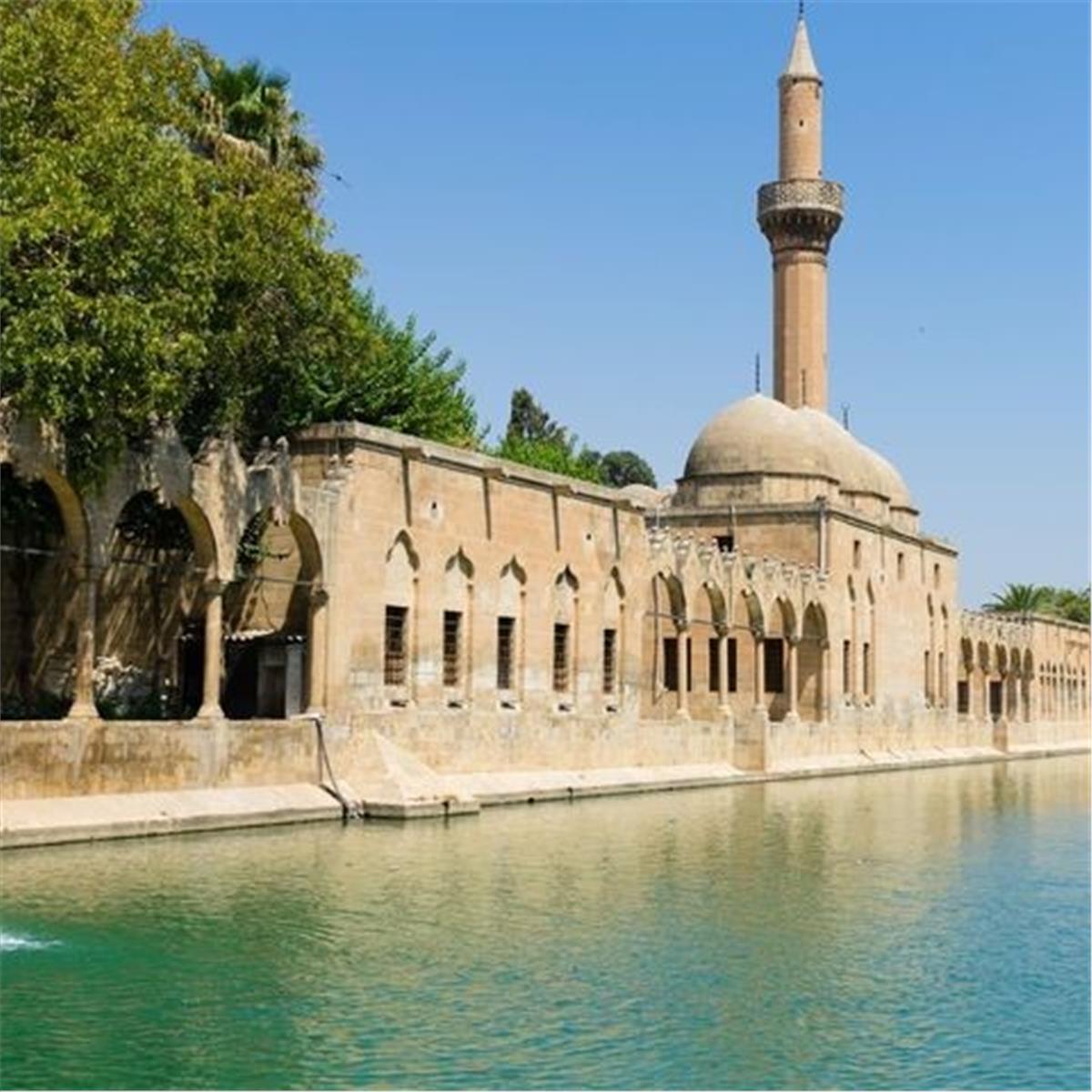 İzmir'den Uçaklı 1 Gece 2 Gün Konaklamalı Gaziantep Şanlıurfa Göbeklitepe Turu