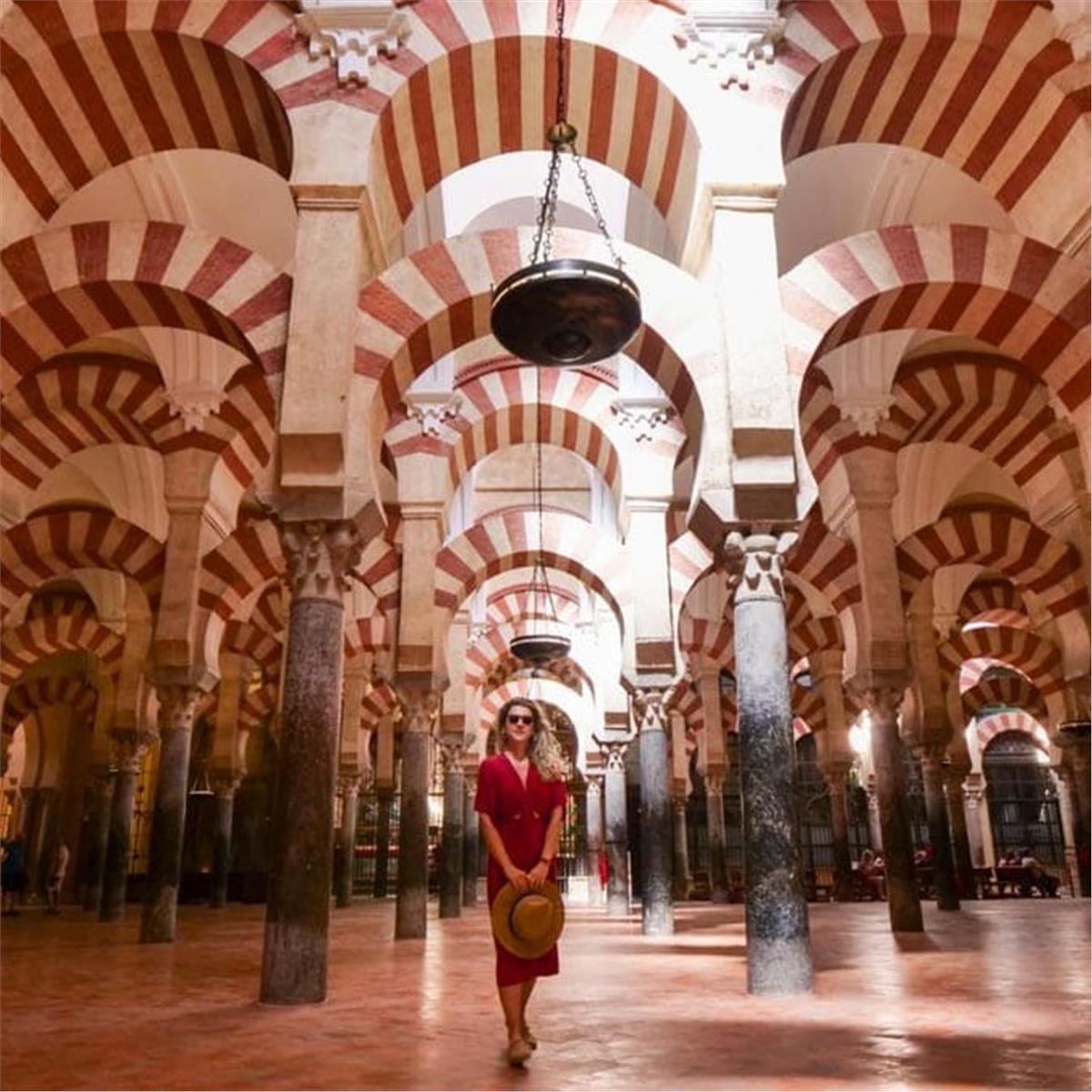 İzmir'den Uçaklı 5 Gece 6 Gün Konaklamalı İspanya Ve Endulus İkonları Turu