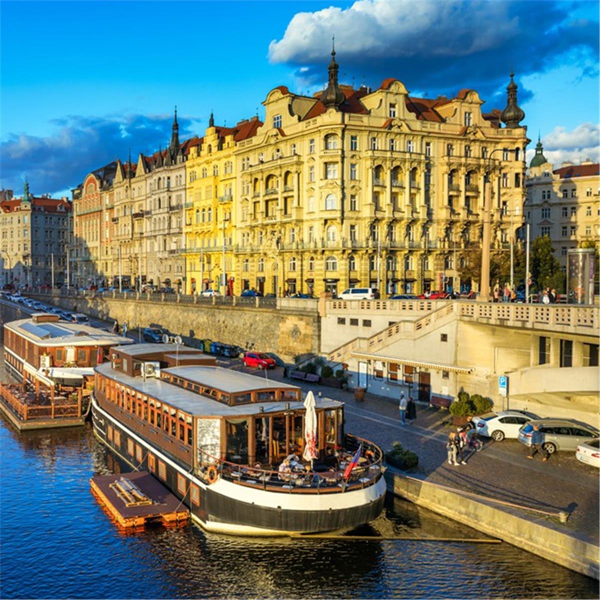İzmir'den Uçaklı 6 Gece 7 Gün Konaklamalı Büyük Orta Avrupa, Hallstatt Ve Salzburg Turu