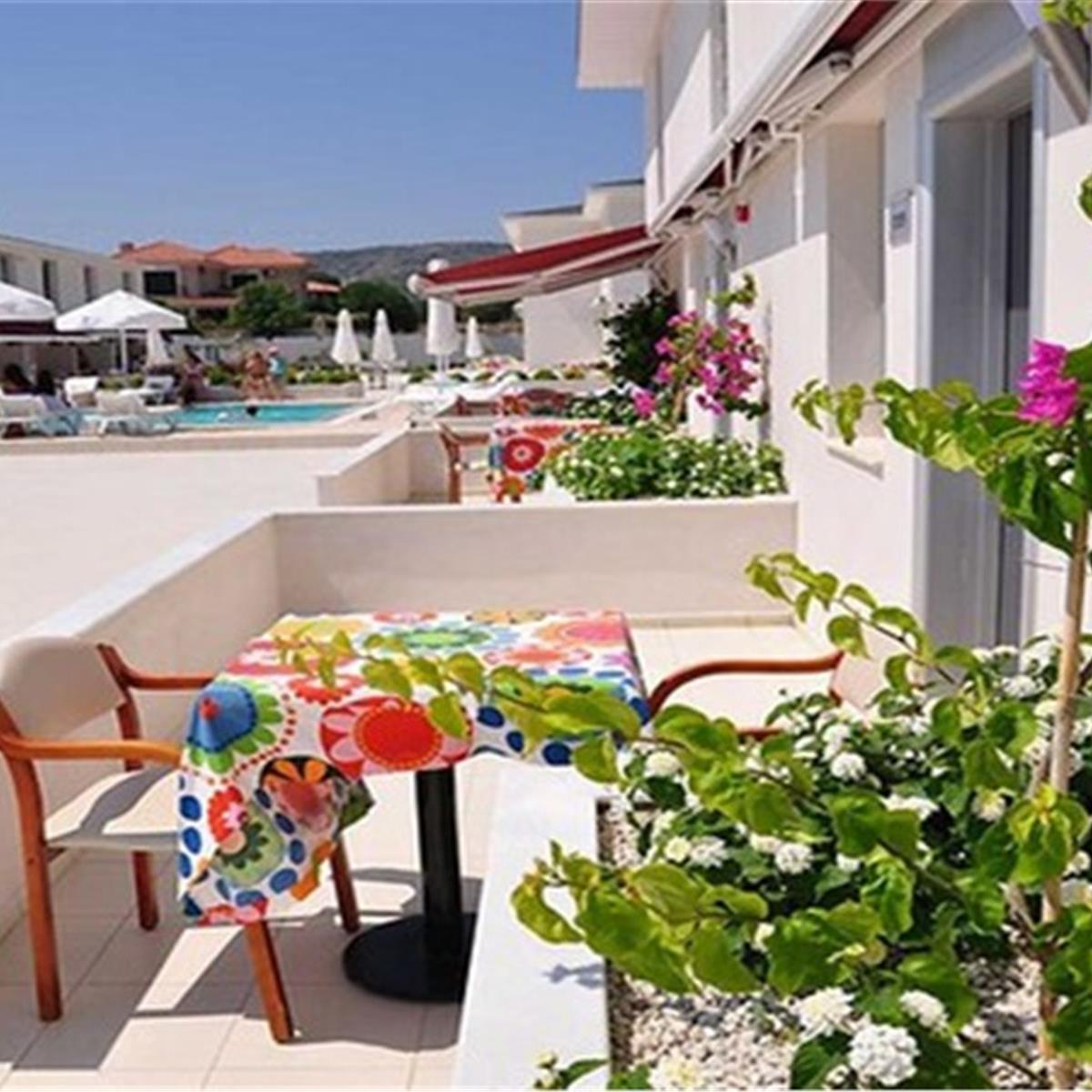 Çeşme Vela Garden Resort'te Çift Kişilik Tatil Keyfi