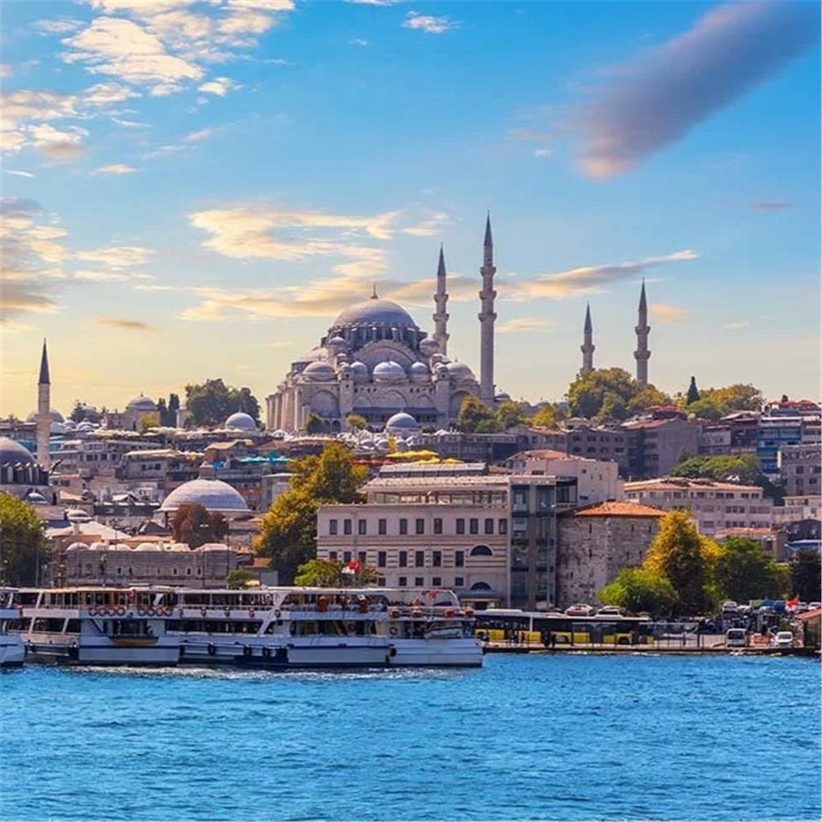 İzmir'den Uçaklı ve 2 Gece 3 Gün Konaklamalı İstanbul Tarihi Yarımada Pierre Loti Dolmabahçe Kuzguncuk Kadıköy Turu