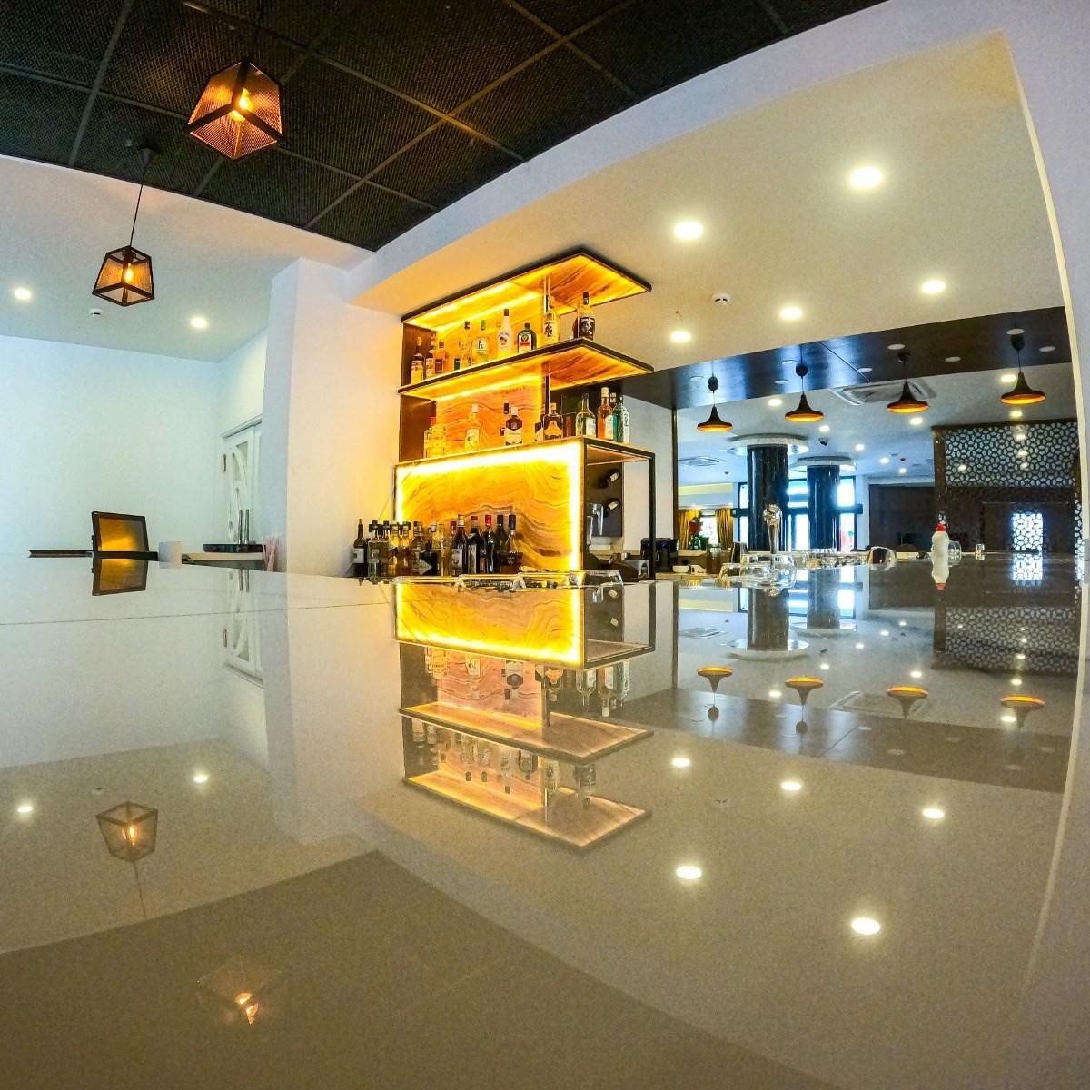 İzmir'den Uçak İle Hareketli Kıbrıs Dorana Hotel Konaklama Seçenekleri