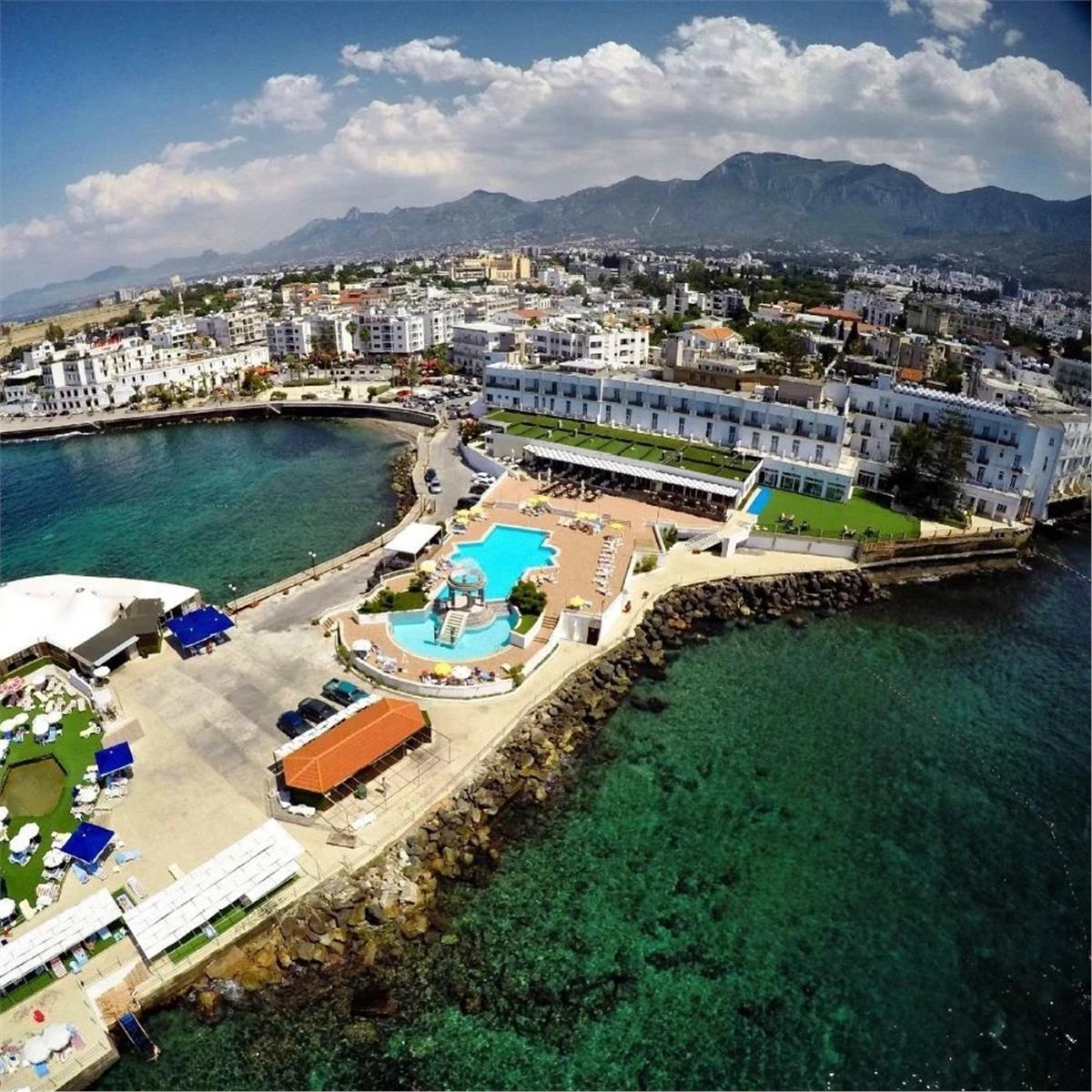 İzmir'den Uçak İle Hareketli Kıbrıs Dome Hotel Oda Kahvaltı Konaklama Seçenekleri