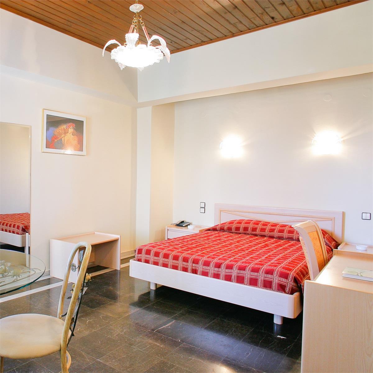 Çeşme'den Hareketli Yılbaşı Özel 2 Gece 3 Gün 4* Grecian Castle Hotel Konaklamalı Sakız Adası Turu Üstelik Yılbaşı Galası ve ya Taverna Seçenekli