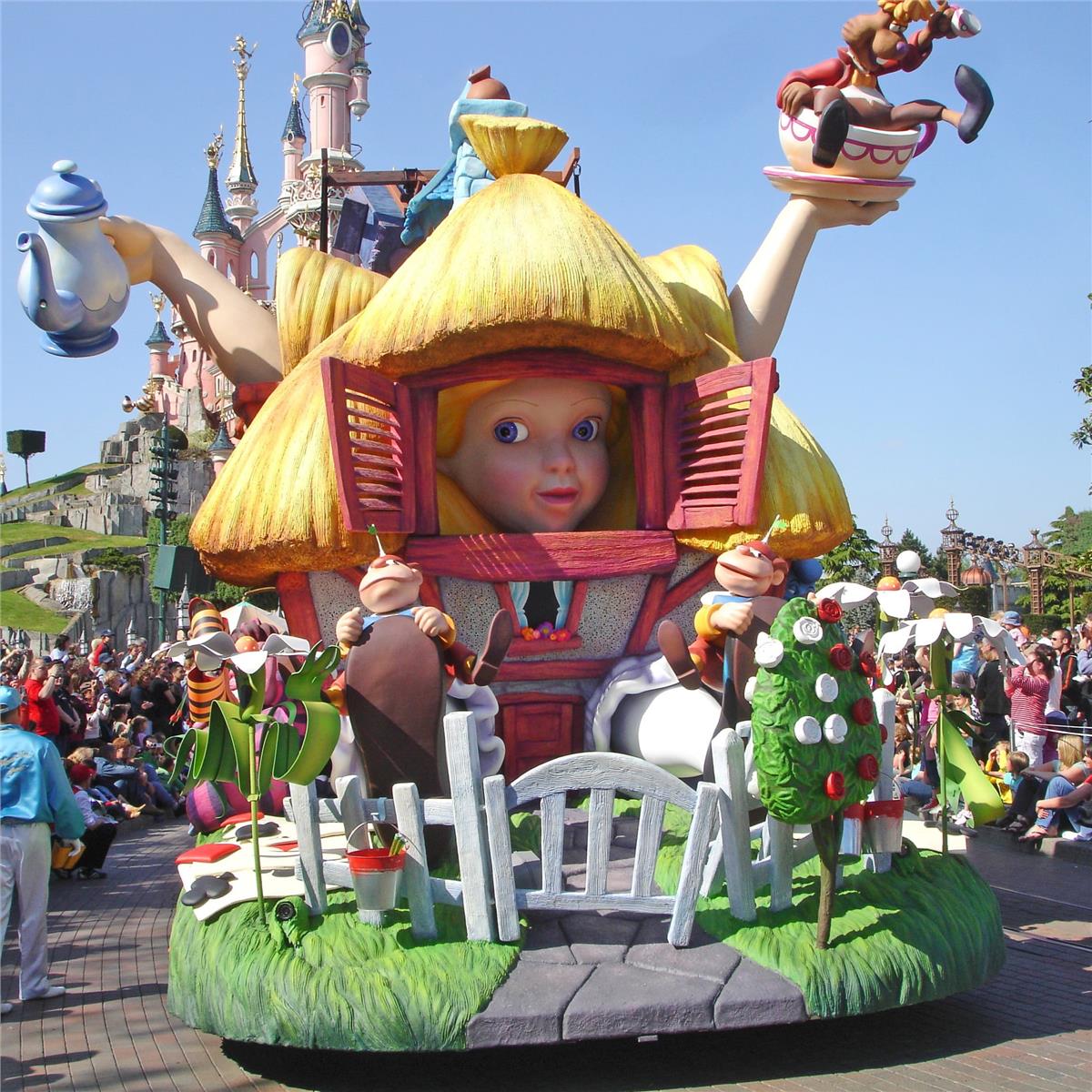 İzmir'den Uçak İle Kalkışlı 4 Gece 5 Gün Konaklamalı Paris & Disneyland & Brüksel & Amsterdam Turu
