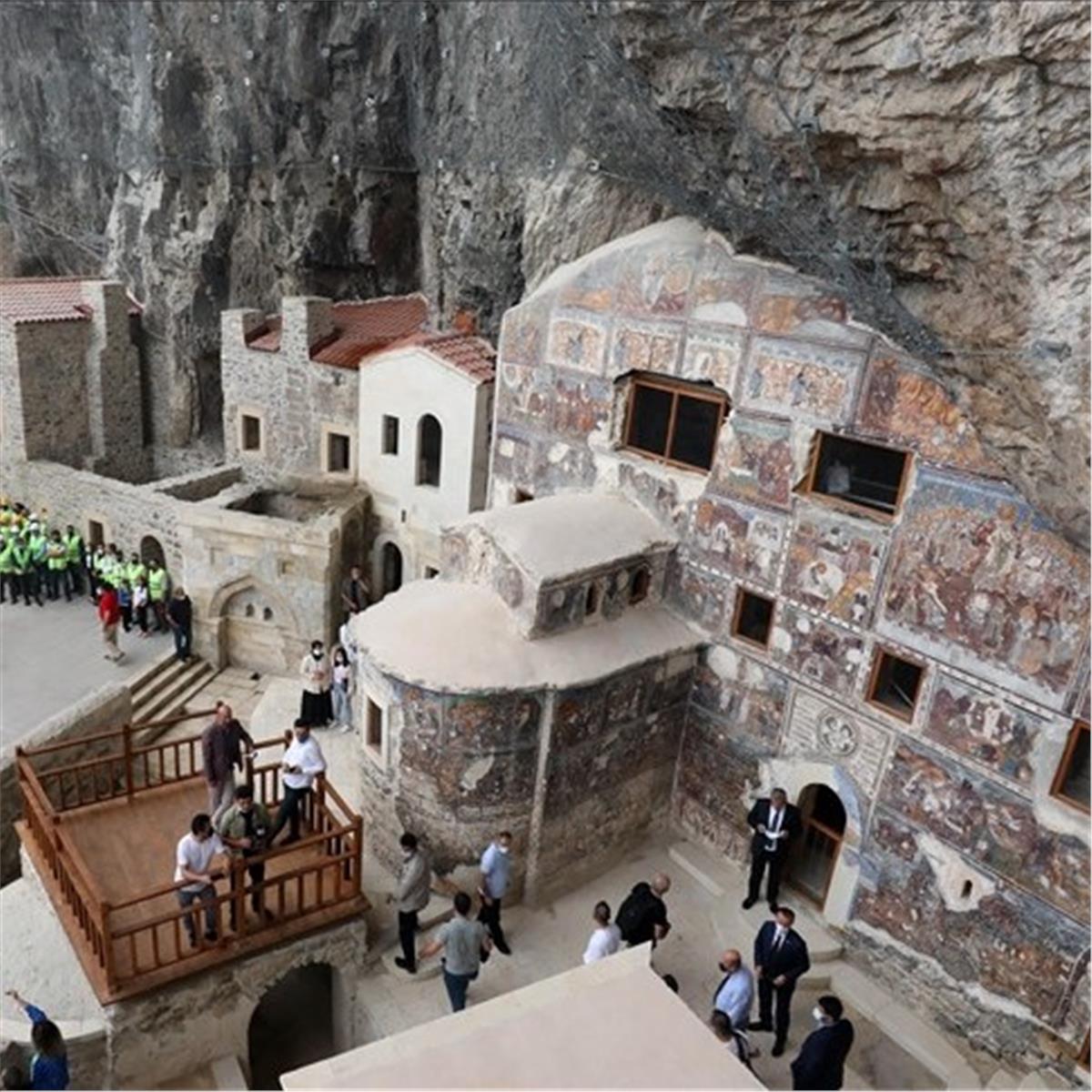 İzmir'den Uçaklı 5 Gece 6 Gün Konaklamalı Baştan Başa Karadeniz Yaylalar ve Batum Turu