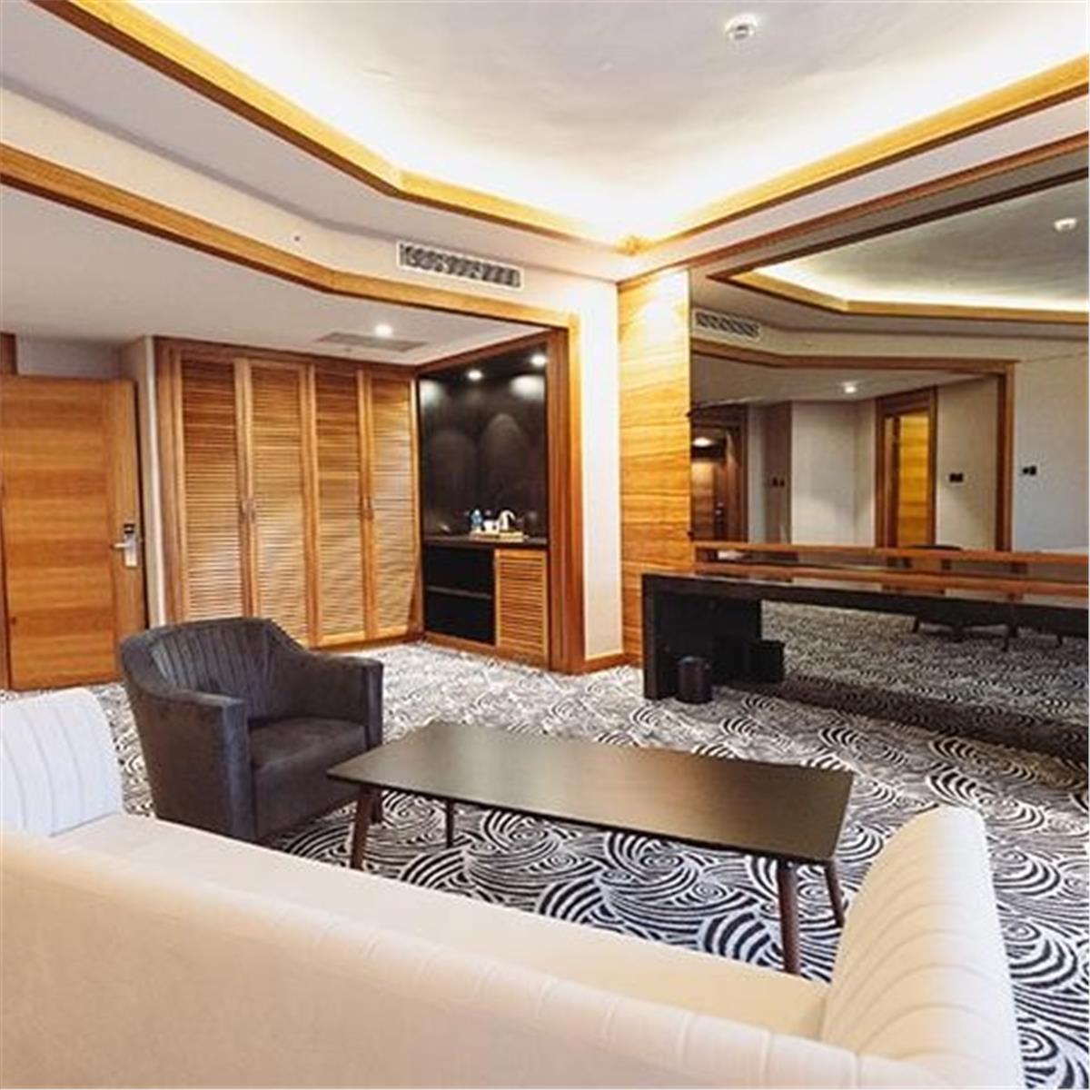 İzmir'den Uçak İle Hareketli Kıbrıs Chamada Prestige Hotel Herşey Dahil Konaklama Seçenekleri