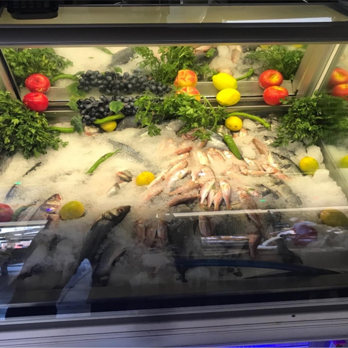 Alsancak Rakım 35 Meyhane’de Canlı Fasıl Eşliğinde Et ve Balık Menüleri