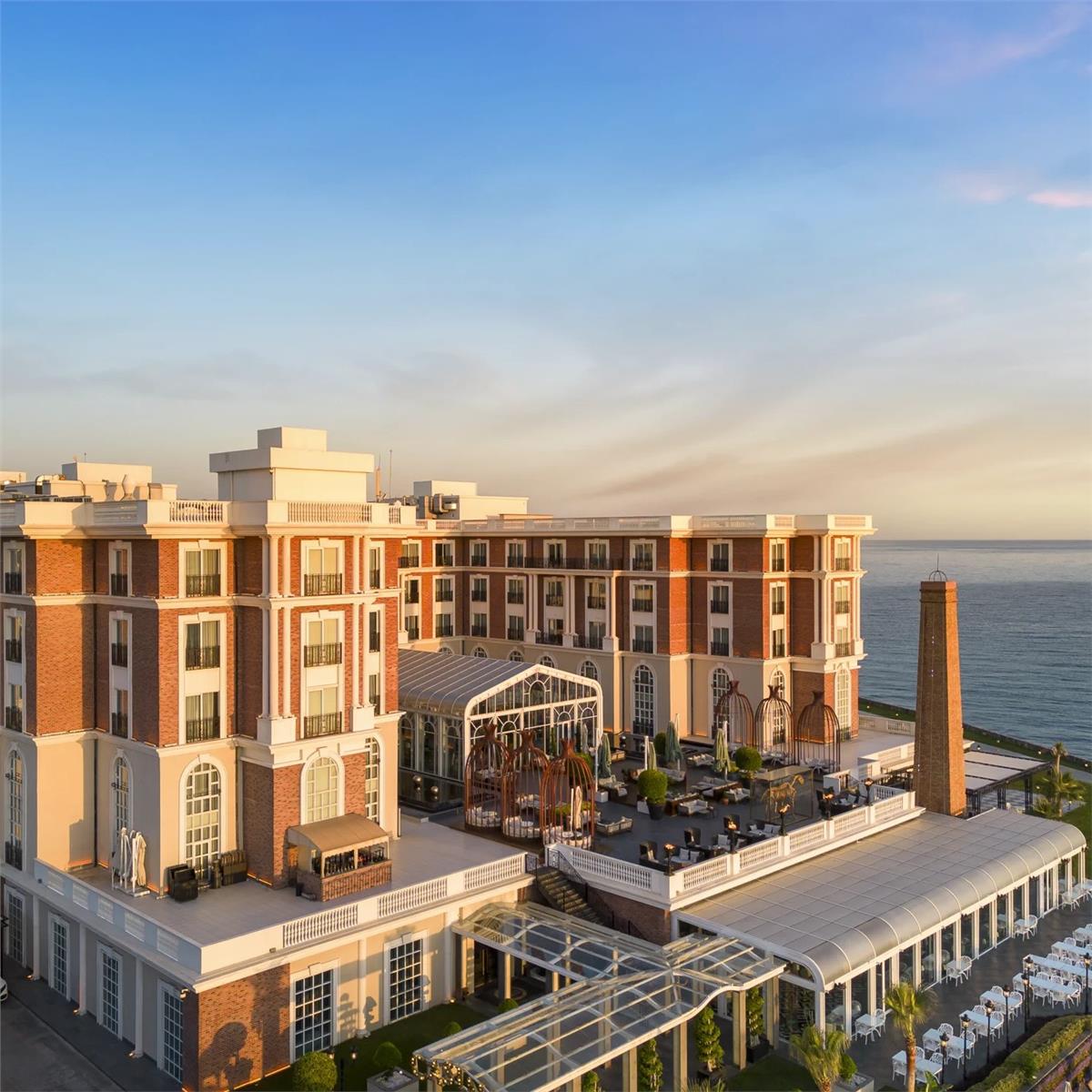 İzmir'den Uçak Hareketli 3 Gece 4gün Konaklamalı Kaya Palazzo Resort & Casino'da Sıla Yılbaşı Galası