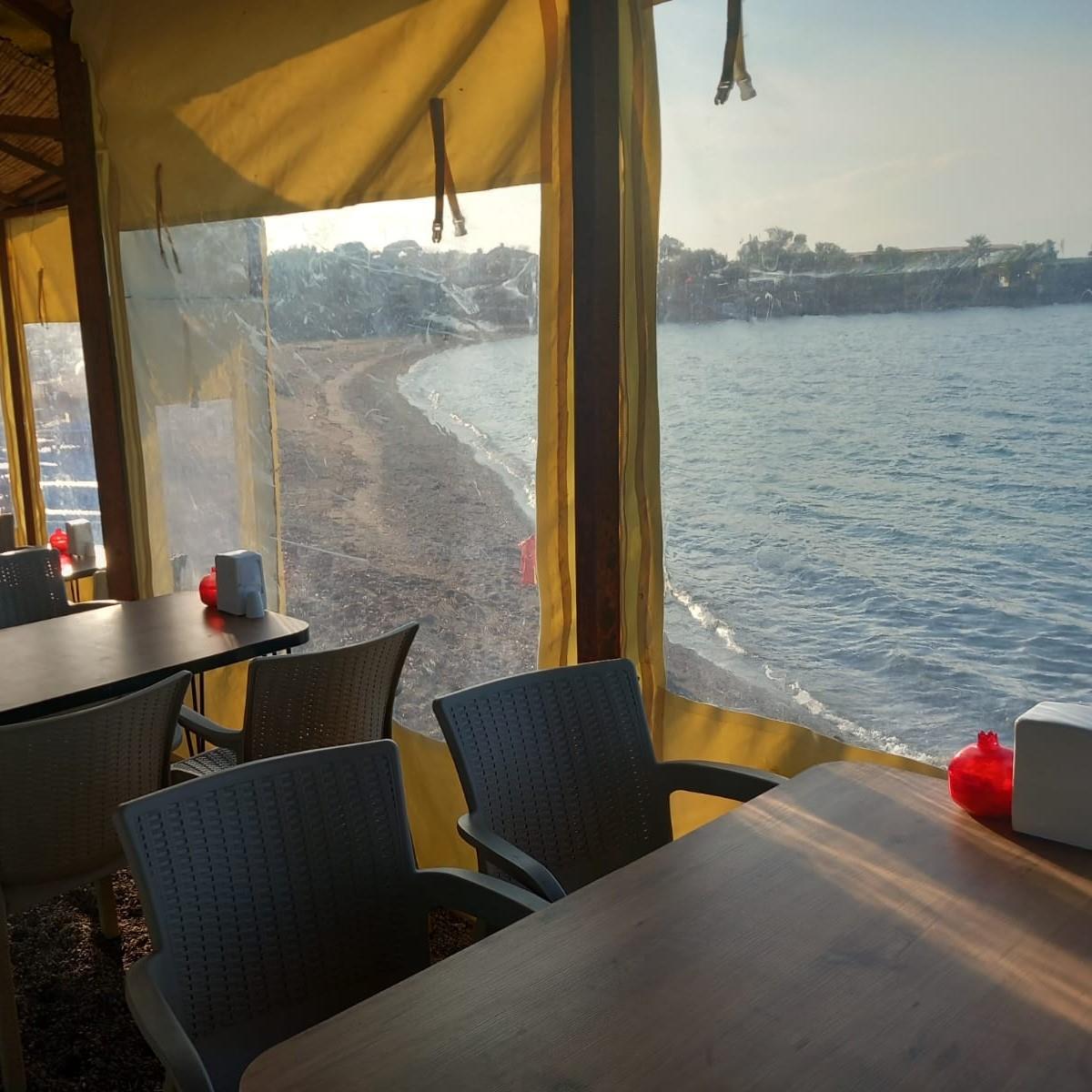 Sığacık Teos Taxi Cafe’de Sınırsız Çay Eşliğinde Denize Nazır Enfes Serpme Kahvaltı Keyfi