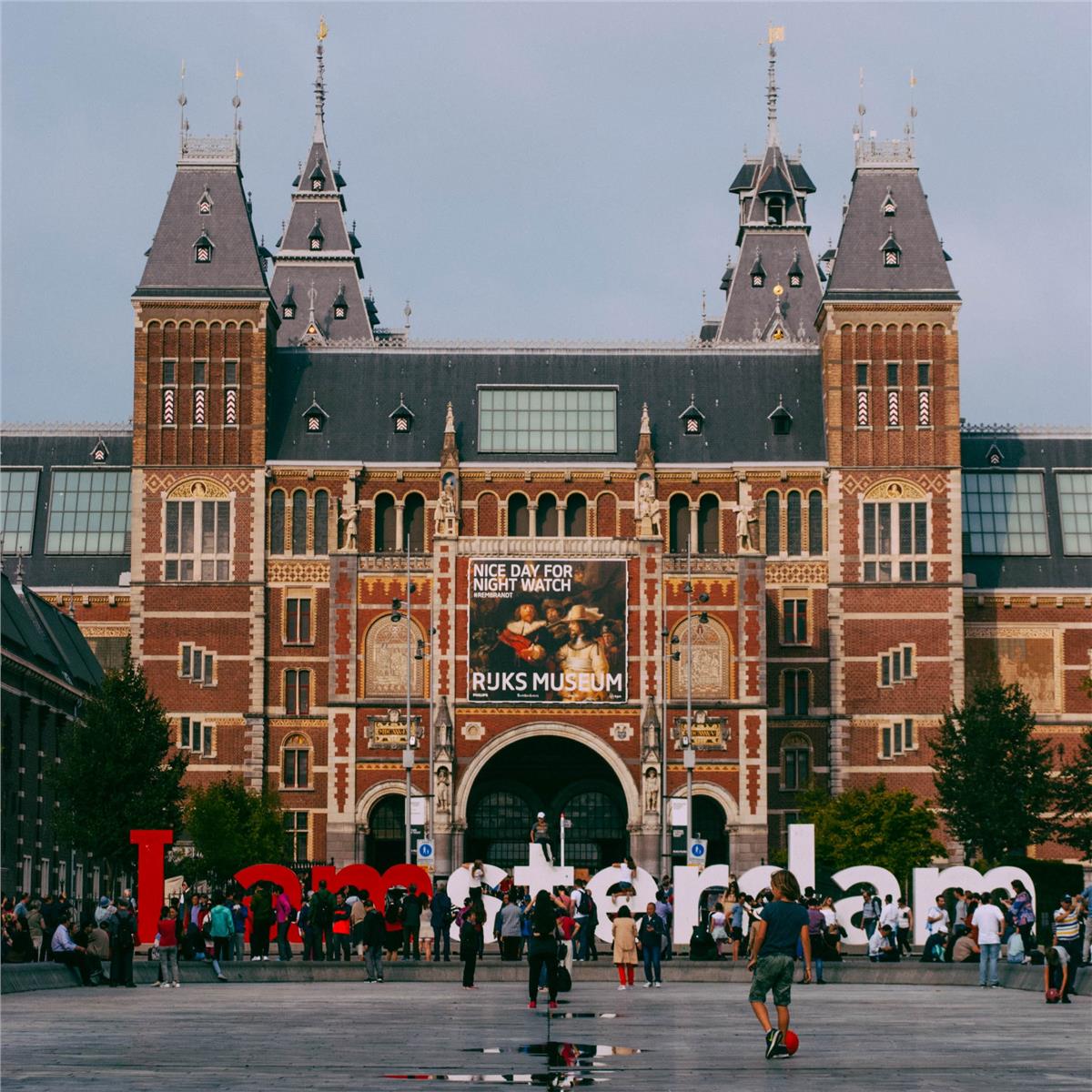 İzmir'den Uçak İle Kalkışlı 4 Gece 5 Gün Konaklamalı Paris & Disneyland & Brüksel & Amsterdam Turu