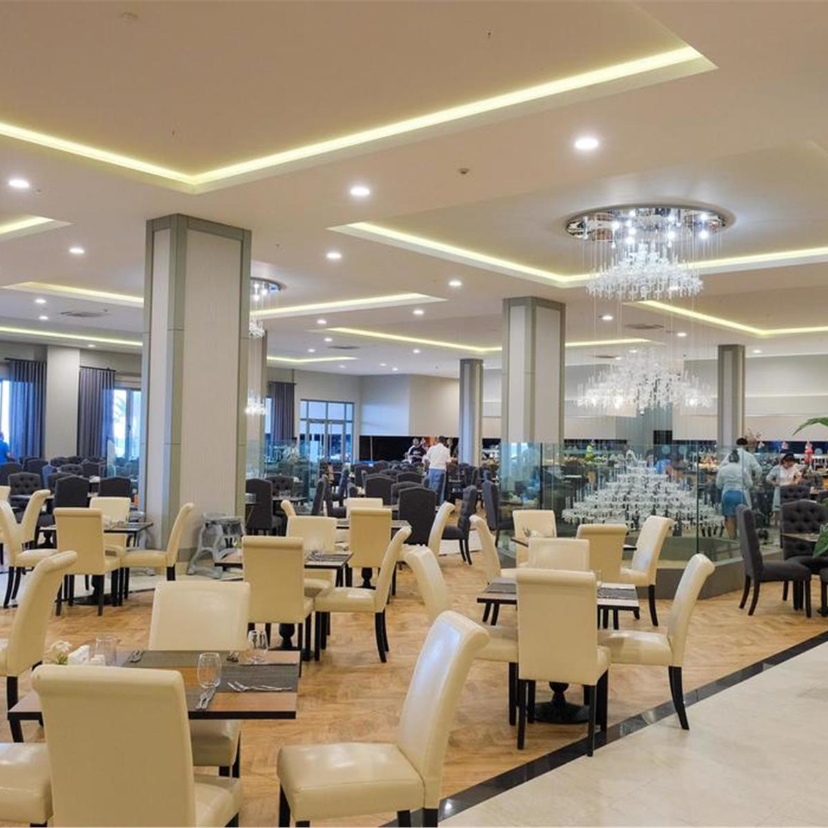 İzmir'den Uçak İle Hareketli Kıbrıs İzmir'den Uçak İle Hareketli Kıbrıs The Arkın İskele Hotel Ultra Herşey Dahil Konaklama Seçenekleri