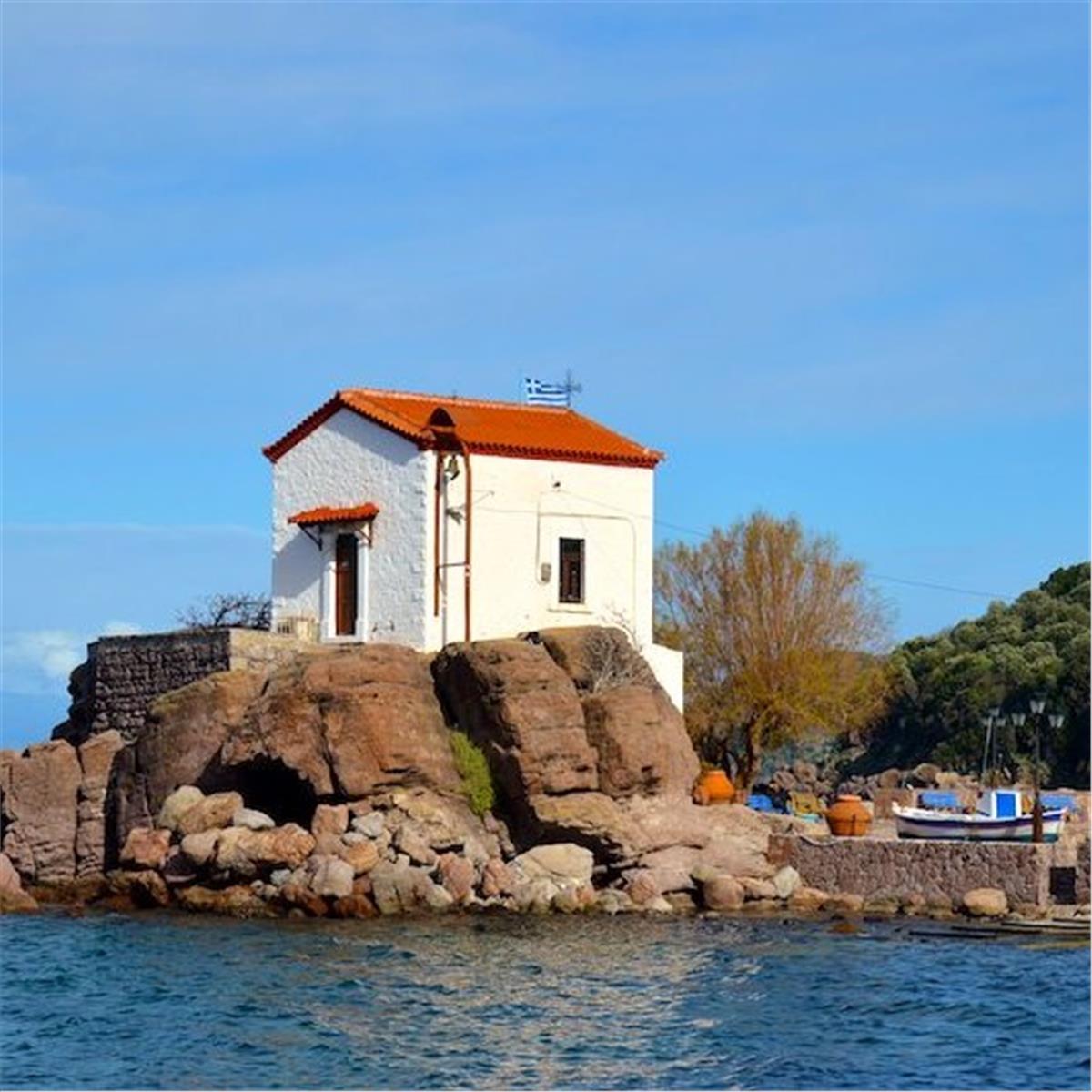 Her Hafta İçi Aliağa, Dikili ve Ayvalık Kalkışlı 2 Gece 3 Gün Konaklamalı Midilli Turu. Üstelik Yunan Taverna Eğlencesi dahil.