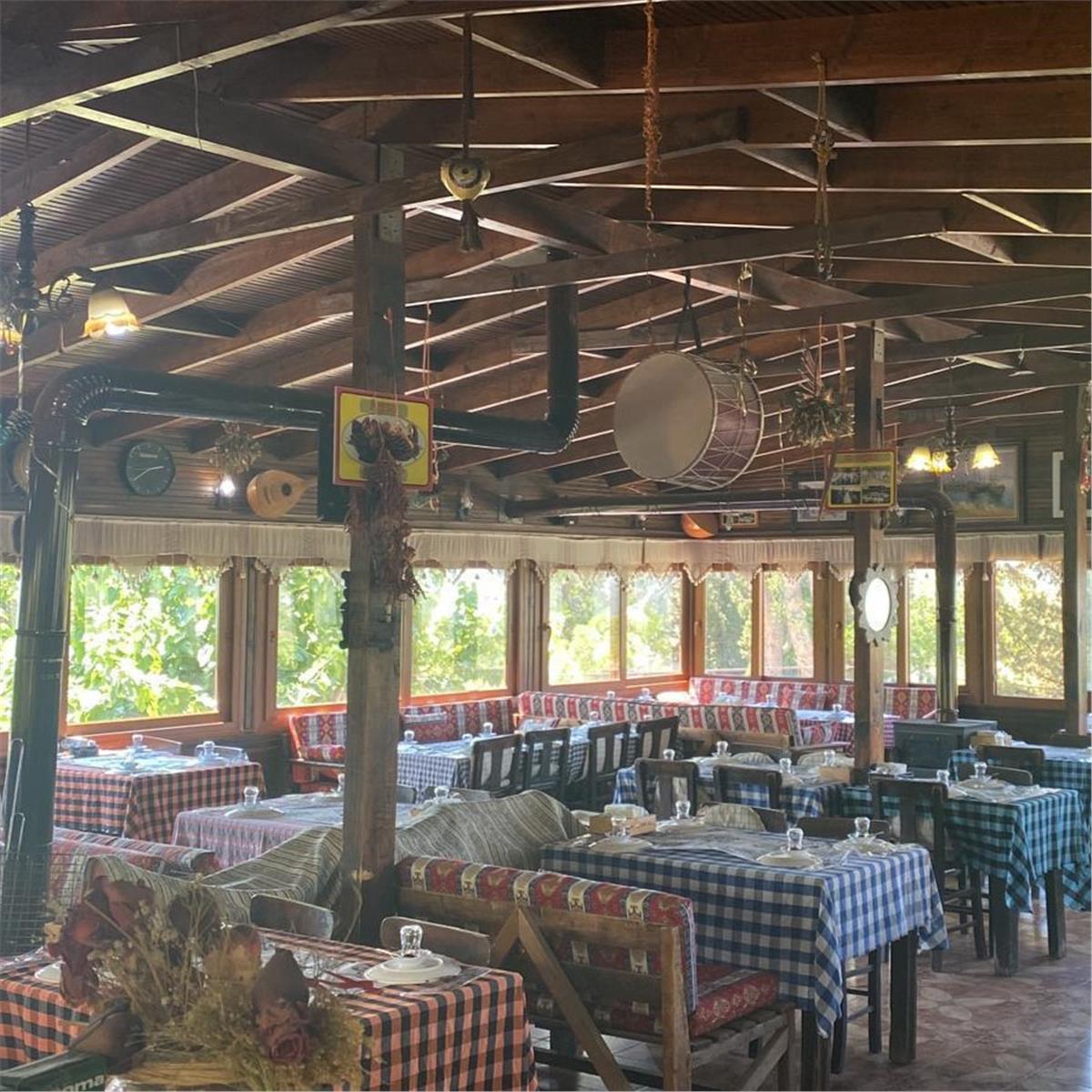 Çiçekliköy Asmalı Kahvaltı Evi’nde Doğa ile iç içe Serpme Köy Kahvaltısı