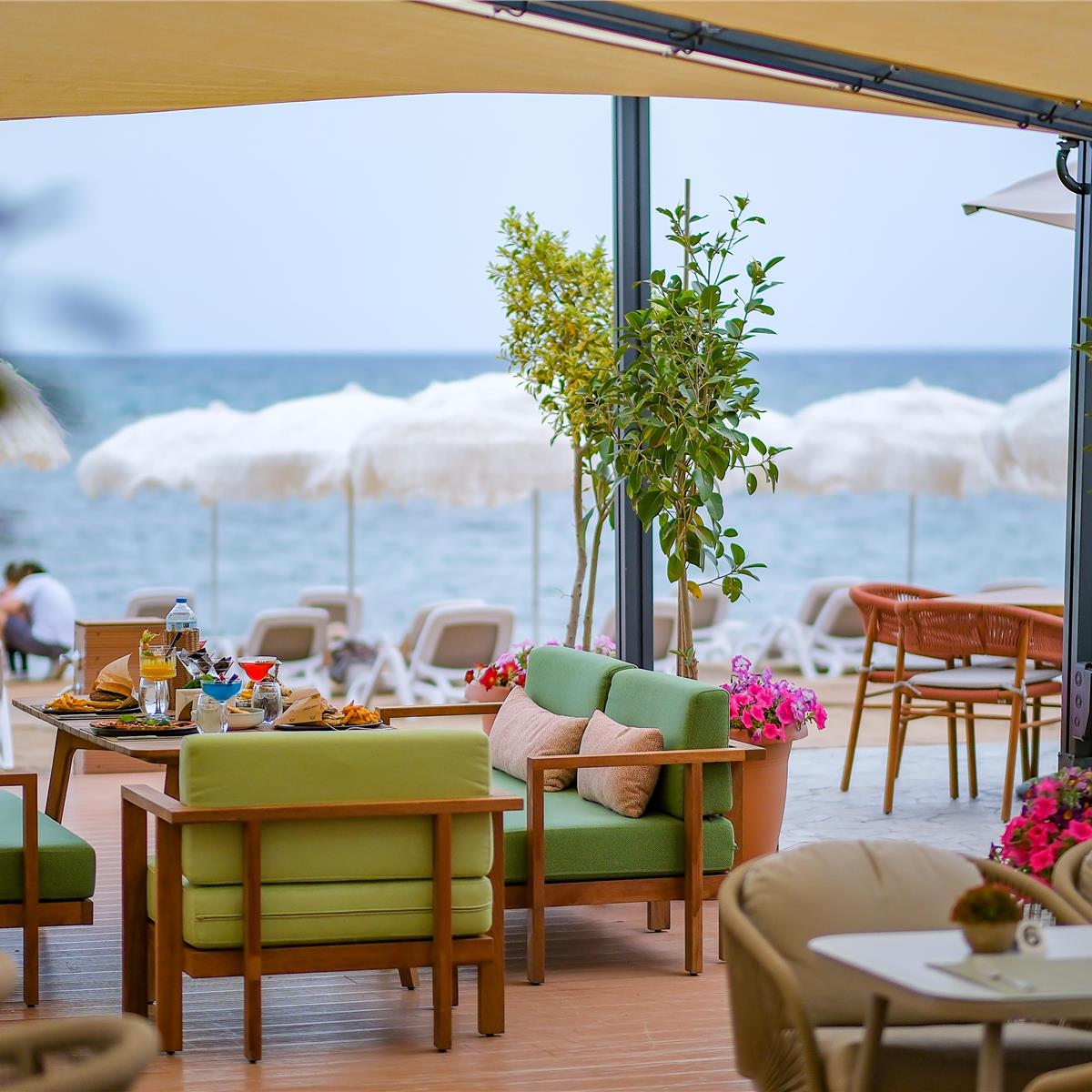 İzmir'den Uçak İle Hareketli Kıbrıs İzmir'den Uçak İle Hareketli Kıbrıs The Arkın İskele Hotel Ultra Herşey Dahil Konaklama Seçenekleri