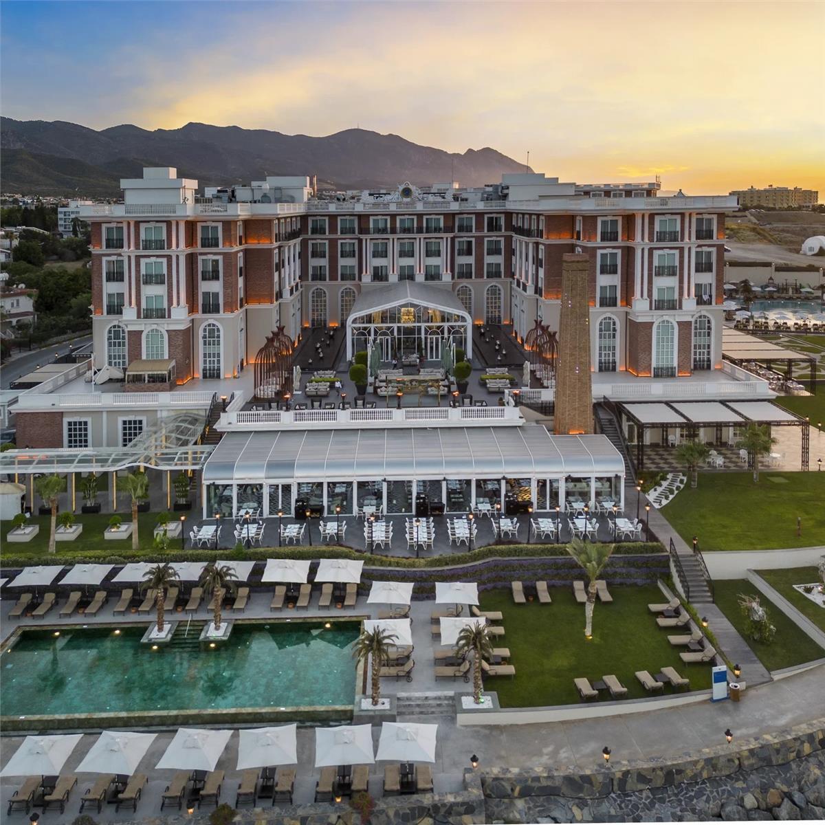 İzmir'den Uçak Biletleri Ve Transfer Dahil 3 Gece 4 Gün Konser Seçenekleri İle Kıbrıs Kaya Palazzo Resort Casino Ultra Herşey Dahil Konaklama 74.999 TL'den Başlayan Fiyatlar İle