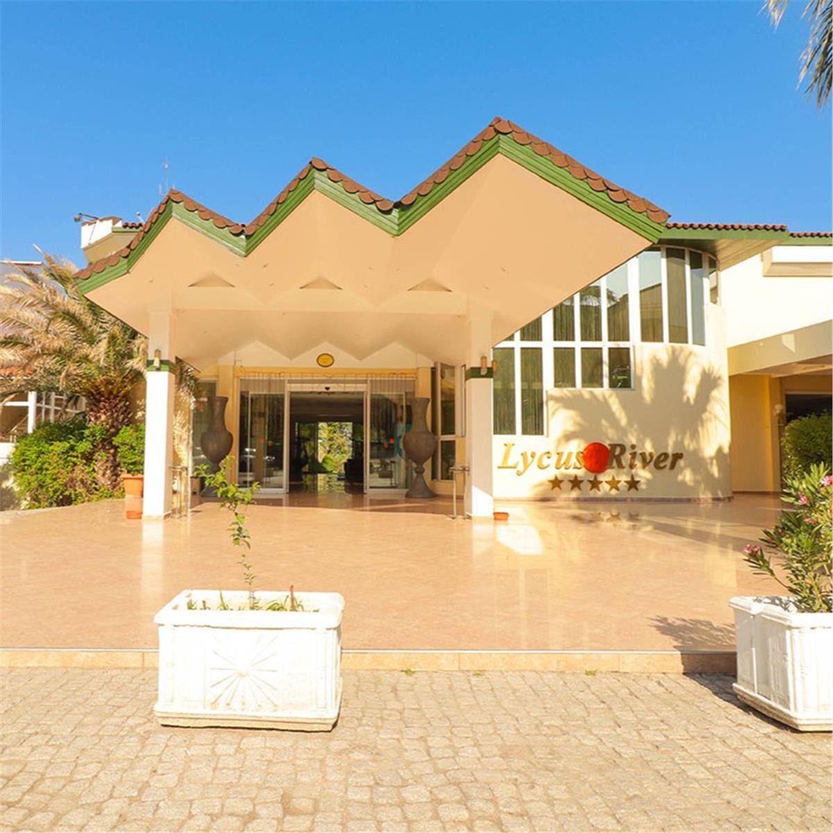 İzmir Çıkışlı Yılbaşı Özel 2 gece 3 gün Yılbaşı Gala Yemeği Dahil 5* Lycus River Thermal & Spa Hotel Konaklama Üstelik Limitsiz Yerli İçecekli