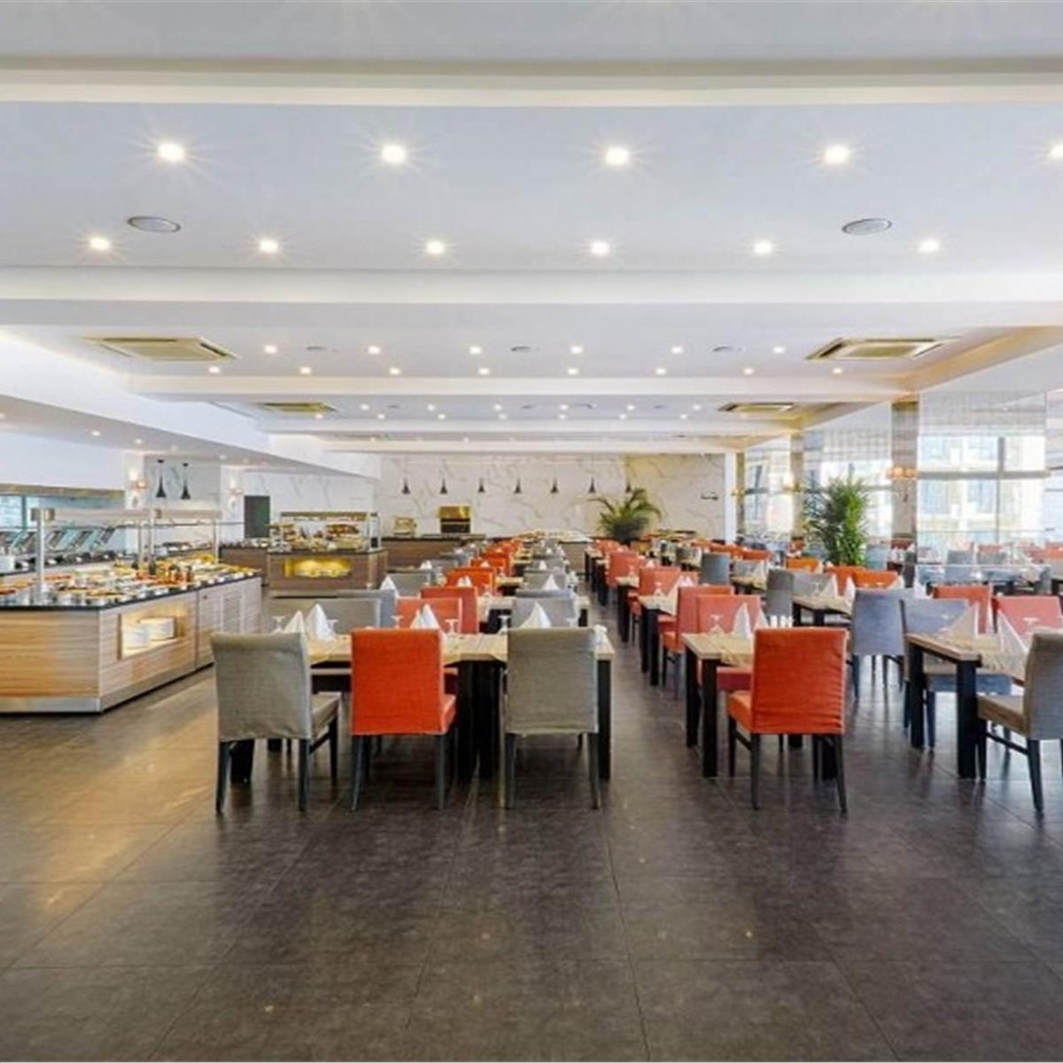 Çeşme Pırıl Otel'de Çift Kişilik Yarım Pansiyon Konaklama Seçenekleri