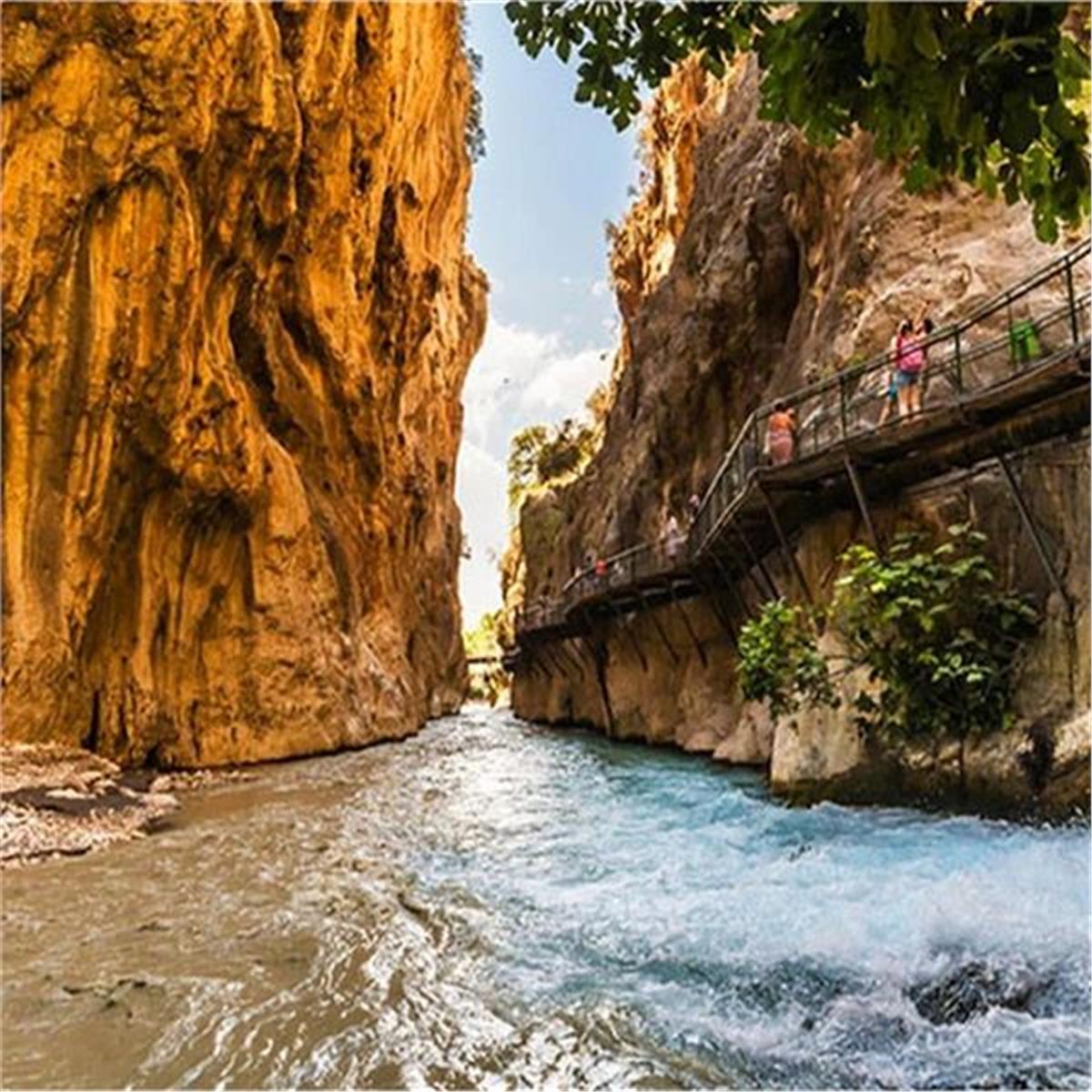 İzmir Çıkışlı 3 gece 4 gün Fethiye Likya Turu. Akyaka, Yuvarlakçay, Ölüdeniz Tekne Turu, Kelebekler Vadisi. Üstelik HERŞEY DAHİL konaklama seçenekli