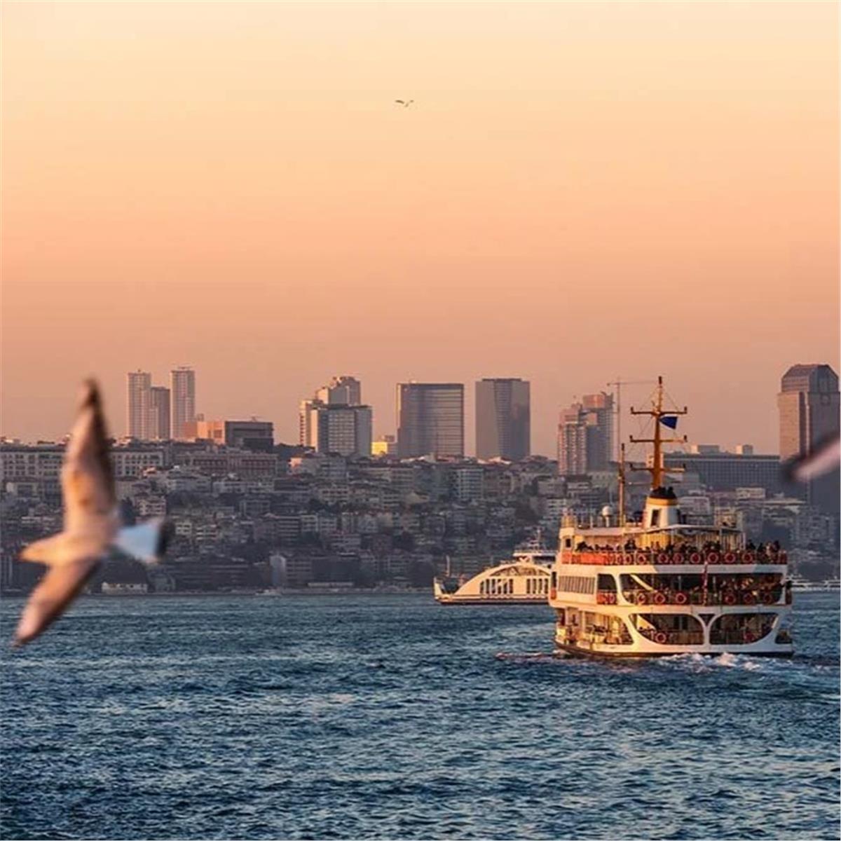 İzmir'den Uçaklı ve 2 Gece 3 Gün Konaklamalı İstanbul Tarihi Yarımada Pierre Loti Dolmabahçe Kuzguncuk Kadıköy Turu