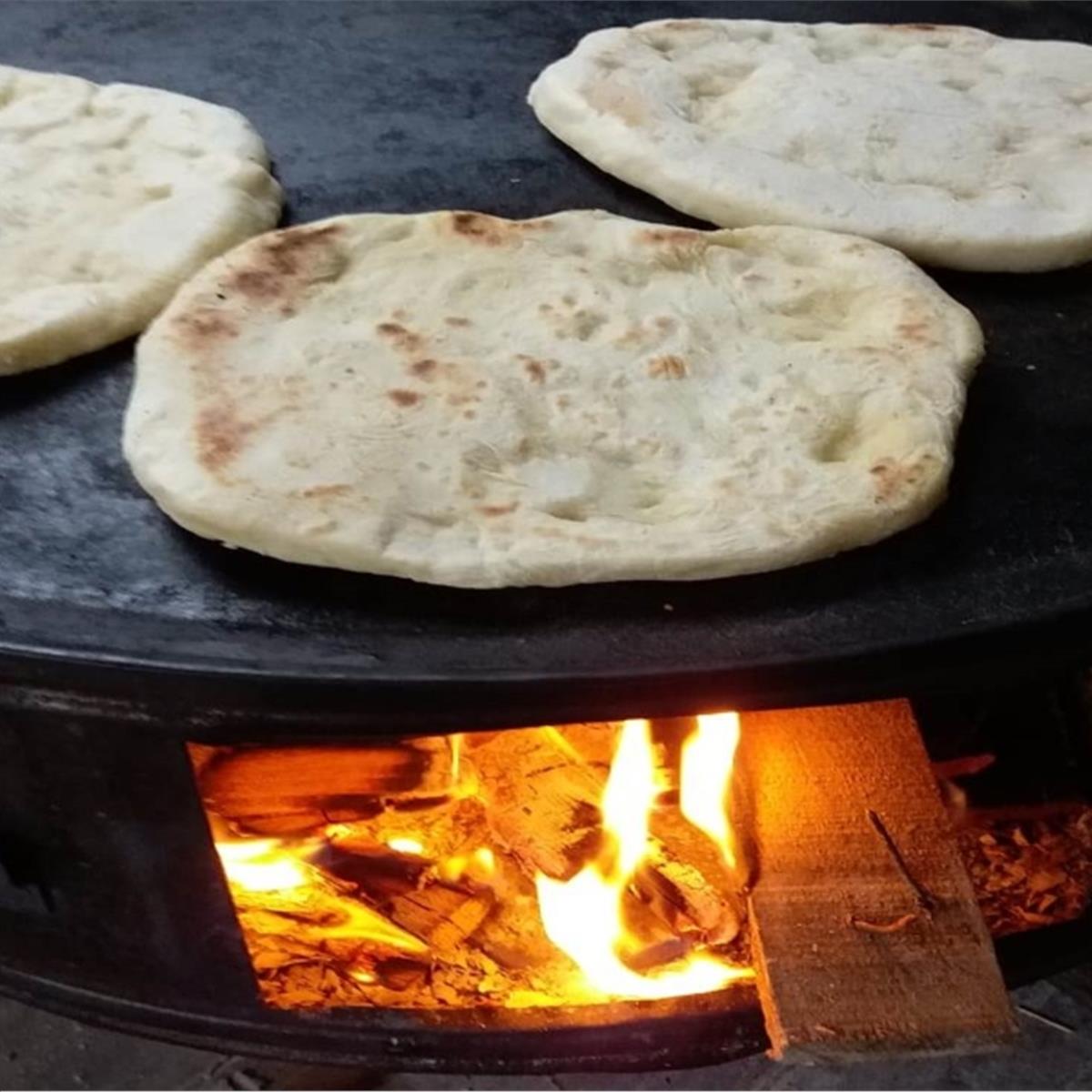 Çiçekliköy Cevizdibi Kahvaltı Evi’nde Serpme Köy Kahvaltısı