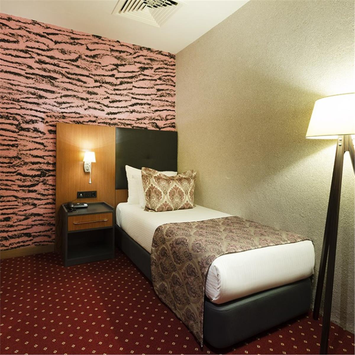 İzmir'den Uçak İle Çıkışlı 2 Gece 3 Gün 5 Yıldızlı Euphoria Hotel Batumi Konaklamalı Yılbaşı Batum Turu